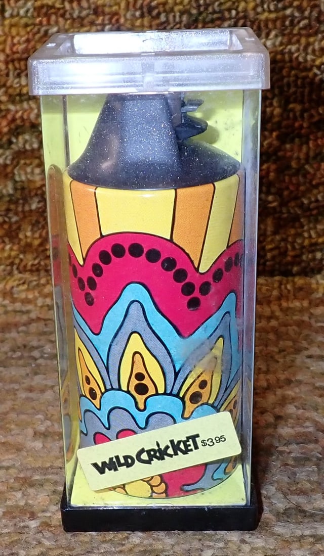 Vintage Gillette Wild Cricket Accent Lighter: Approx 4 3/4" tall.