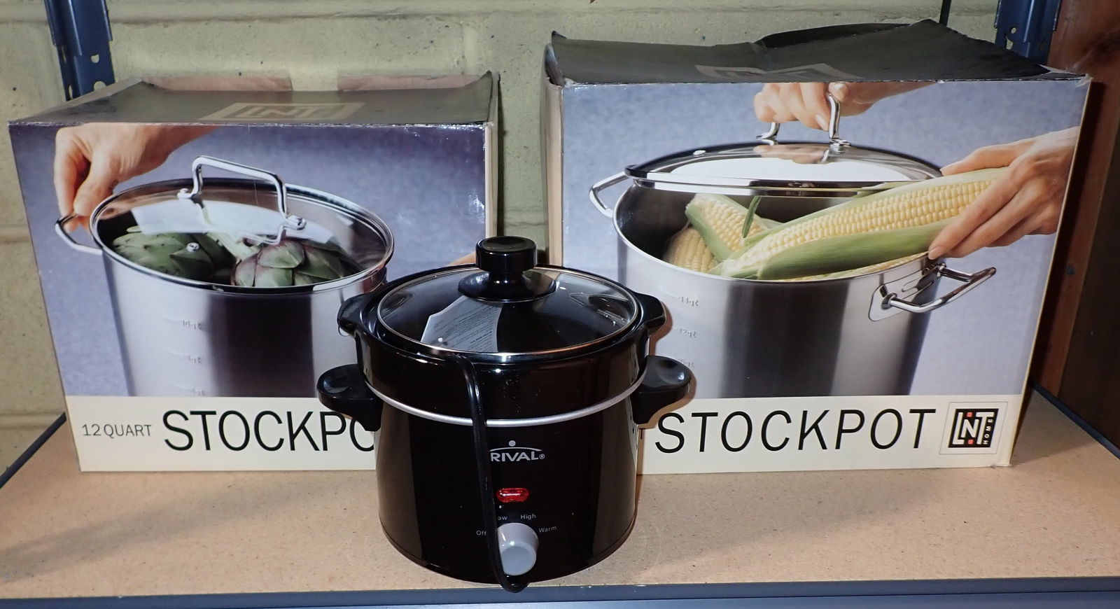 12 & 16 Quart Stockpots and Slow Cooker (1 of 1)