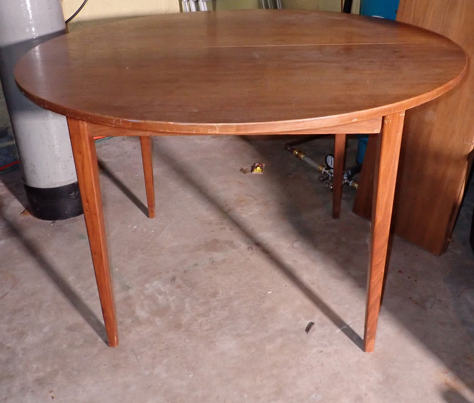 MCM Table w/ Tapered Legs (1 of 7)