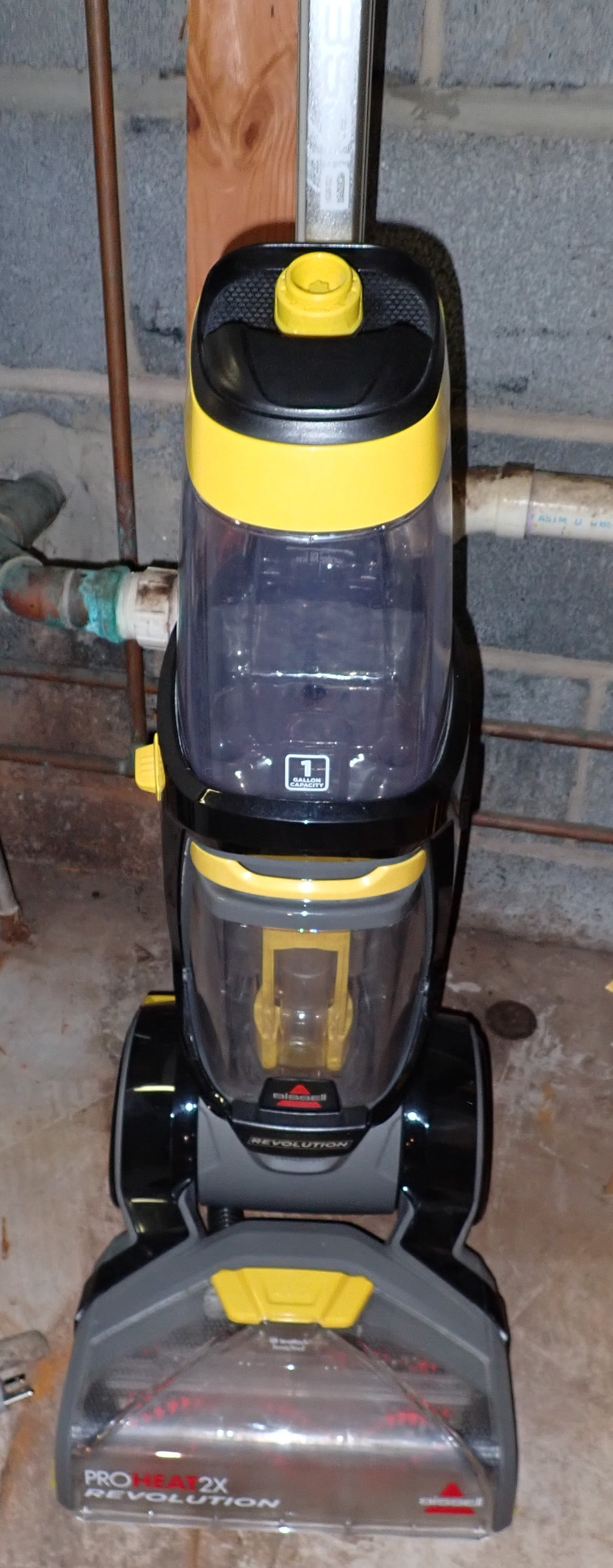Bissell Revolution Floor Finishing Machine: No shipping ! Buyer to remove from basement.