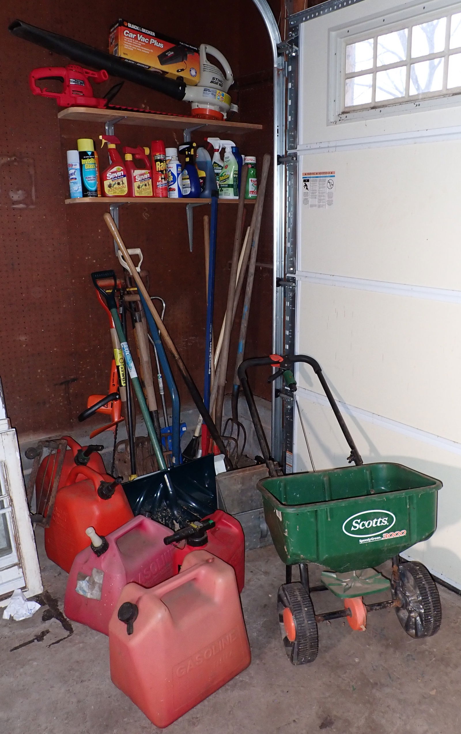 Stihl Electric Leaf Blower Gas Cans Hay Forks & Misc (1 of 7)