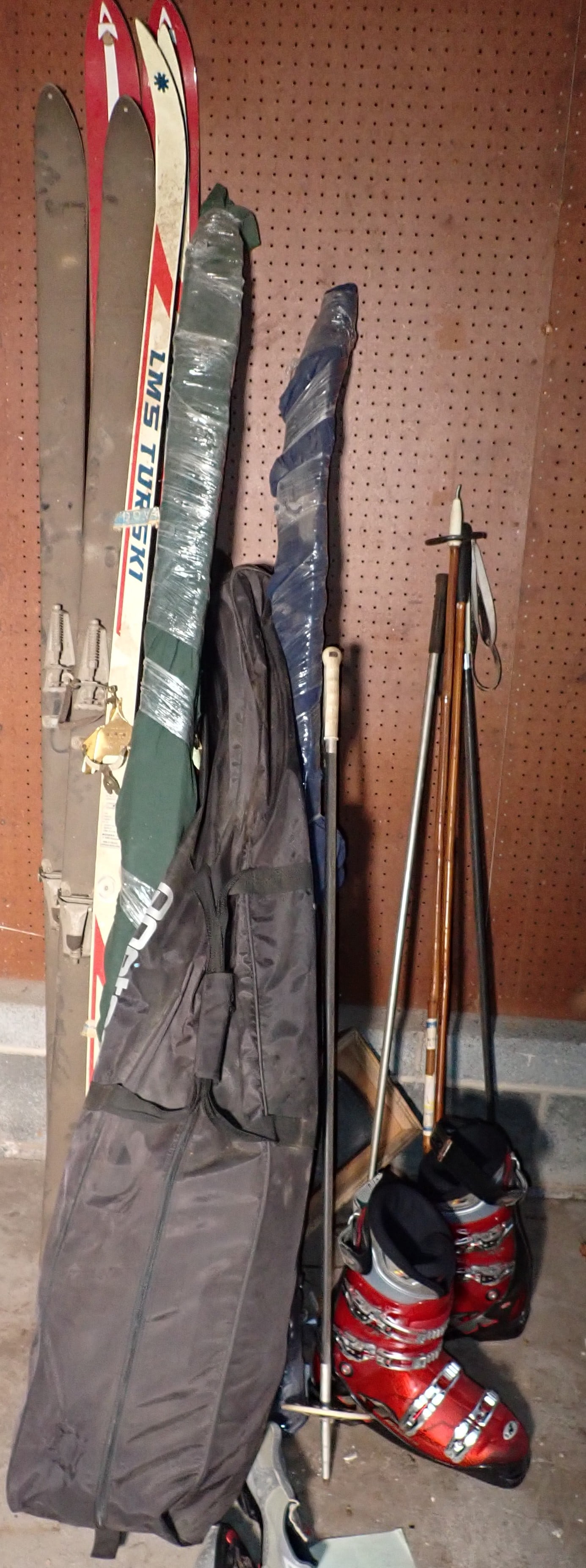 Skis Poles Boots Volley Ball Net & Misc: No shipping