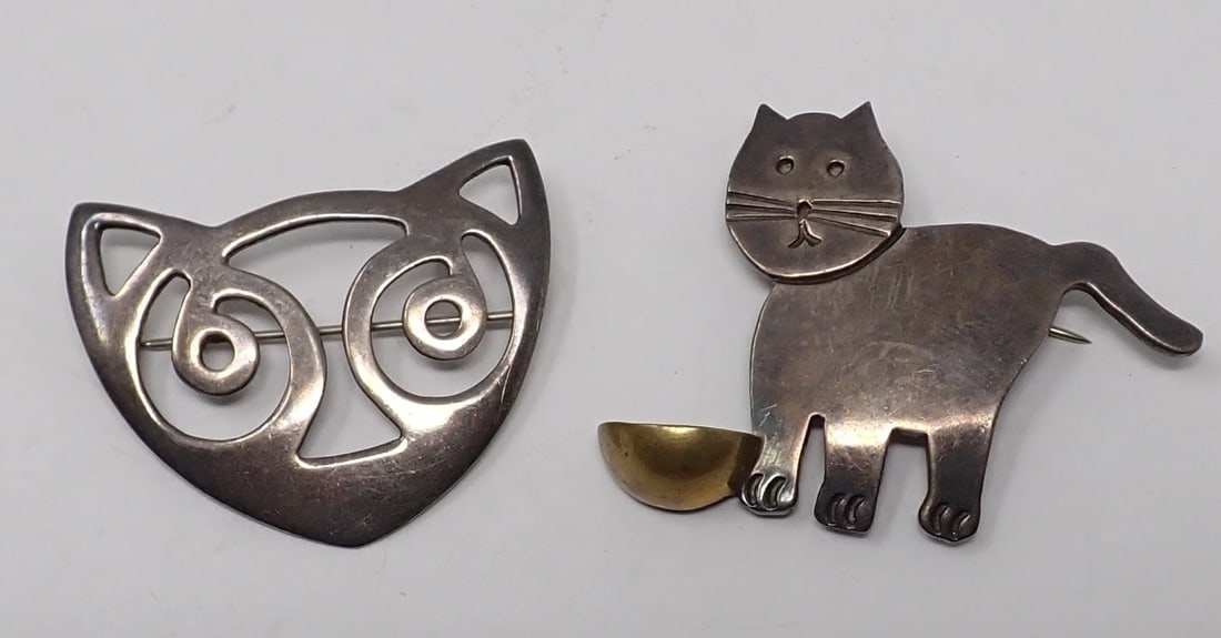 A.B.E & Mexico Sterling Silver Cat Brooches: Left one is approx 1 5/8" x 1 1/2". Total weight is approx 13.24 dwt