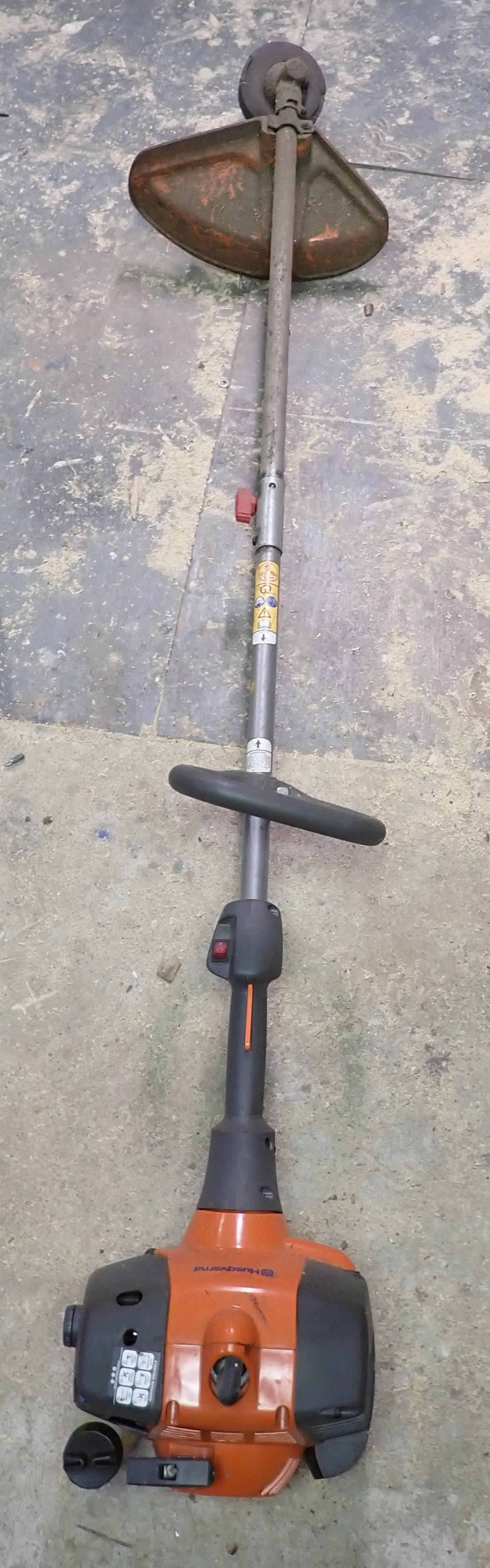 Husqvarna 128LD String Trimmer (1 of 3)