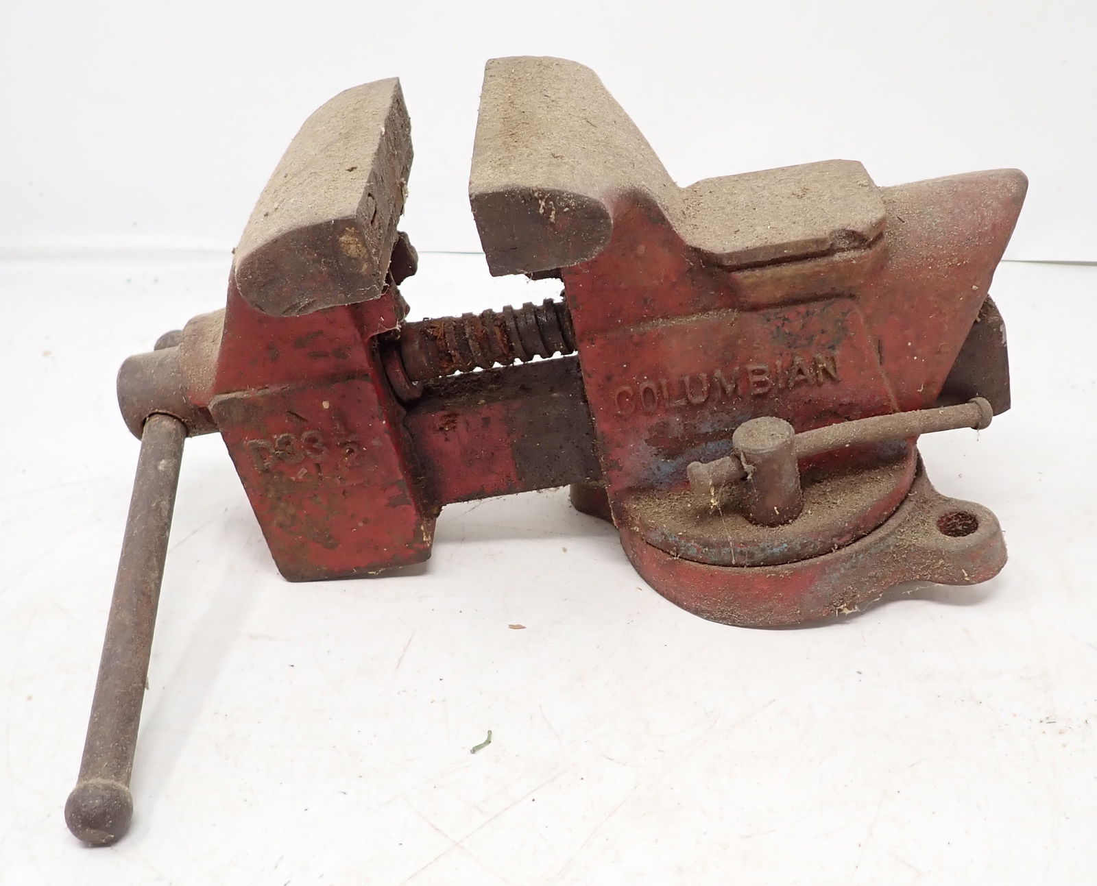 Columbian D 33 1/2 Swivel Bench Vise (1 of 4)