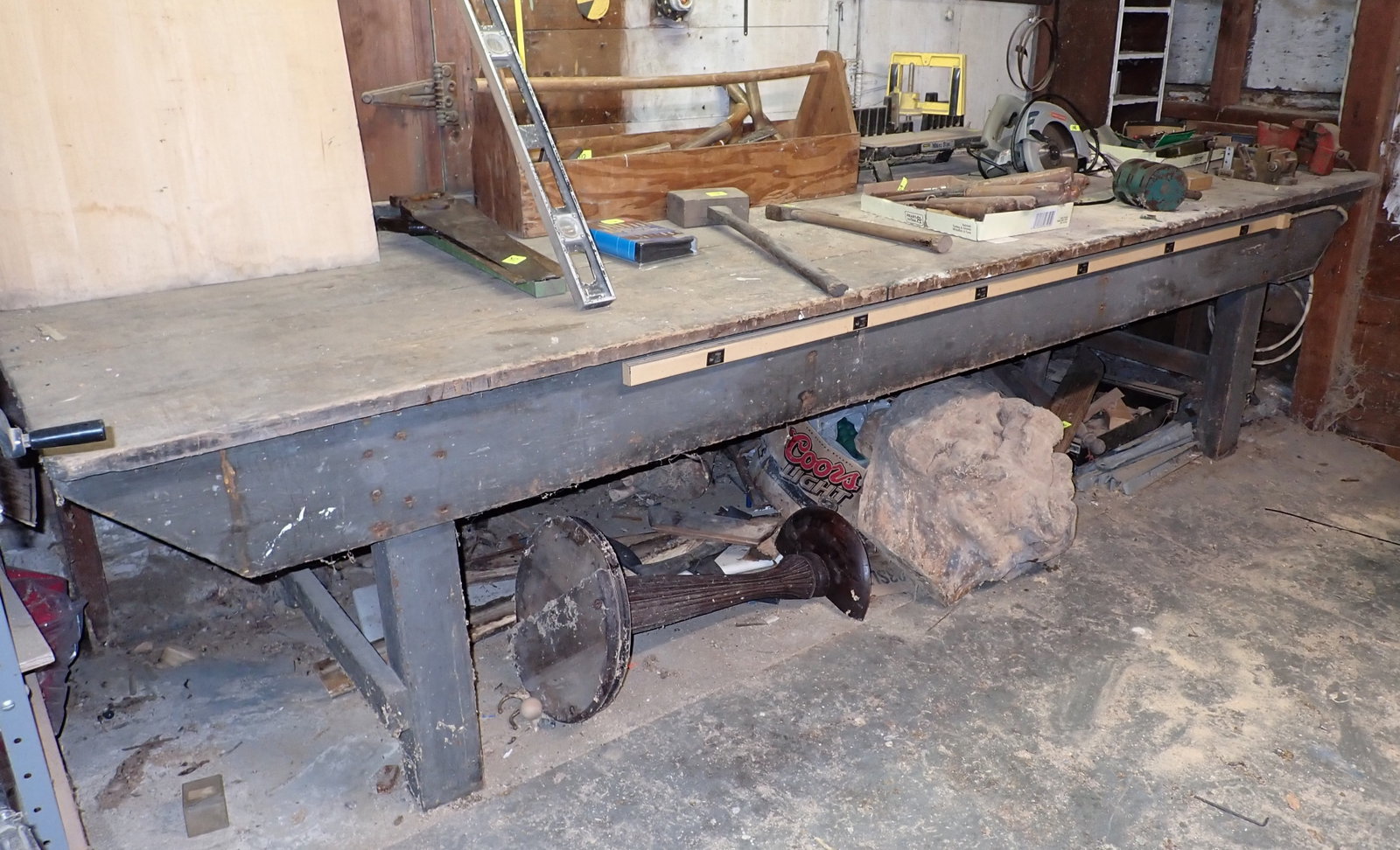 Workbench: Approx 33 3/4" x 118 3/4" x 28" tall. Does not include items on it. No shipping ! Bring proper help to remove !
