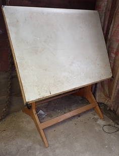 Drafting Table: Top is approx 31" x 42". No shipping ! Bring help to remove !