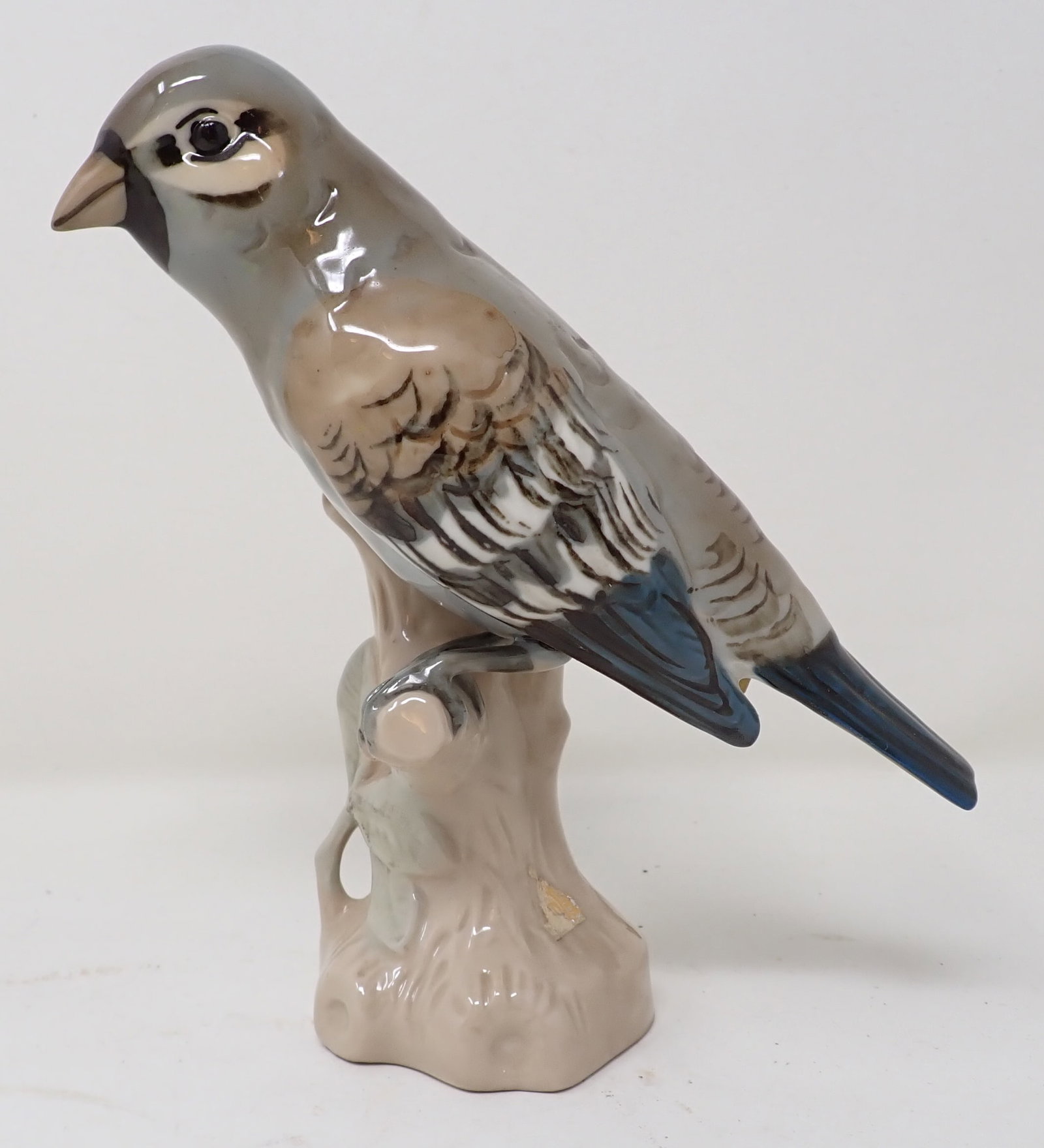 Royal Dux Bird: Approx 6 3/8" tall