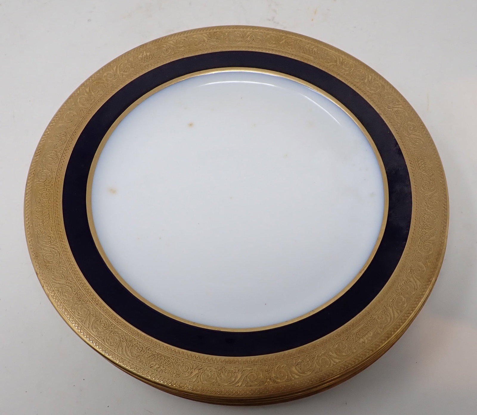 4 Royal Bavarian Selb Bavaria Plates: Approx 9 1/2" in diameter