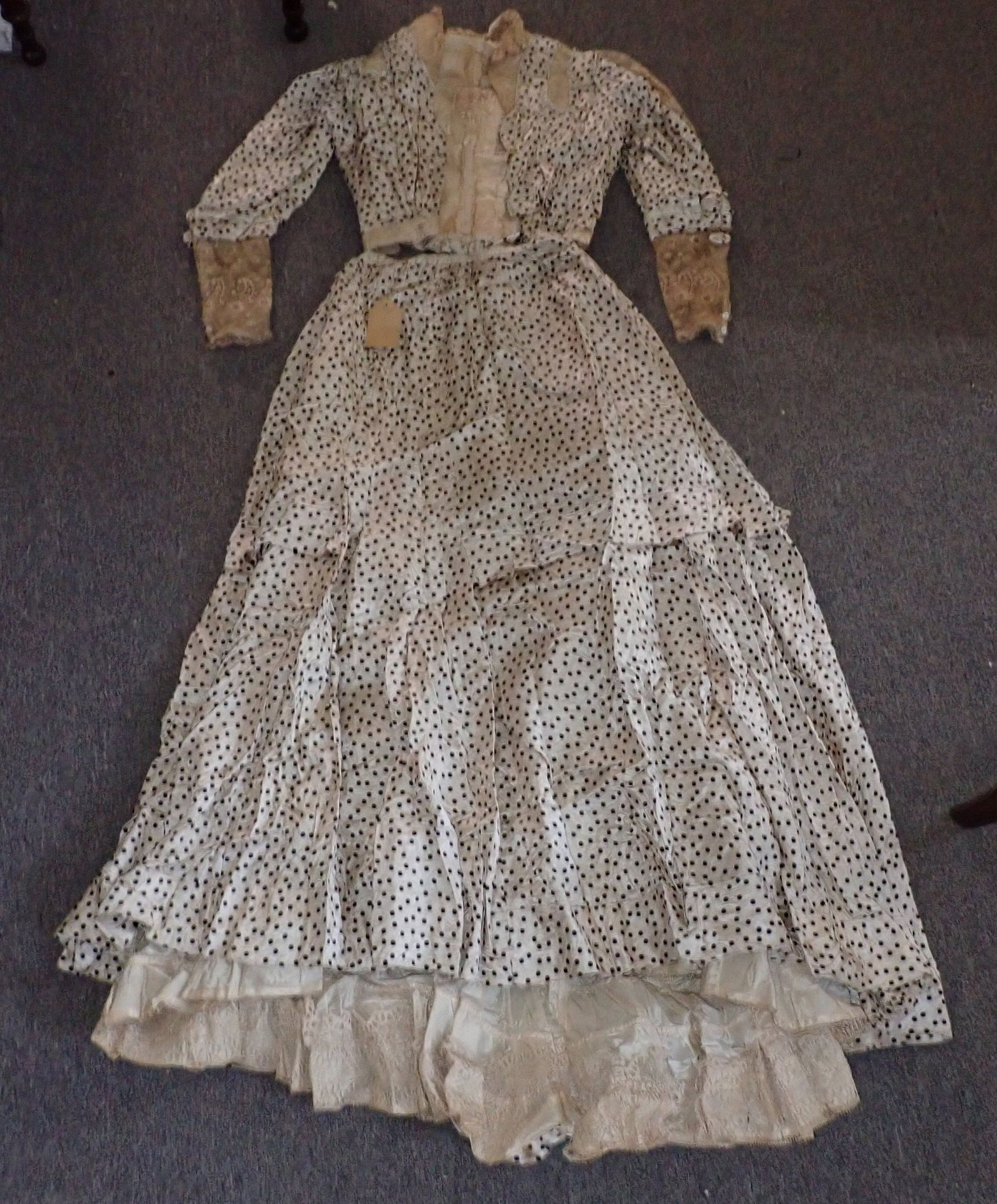 Early Ladies Dress & Top (1 of 11)