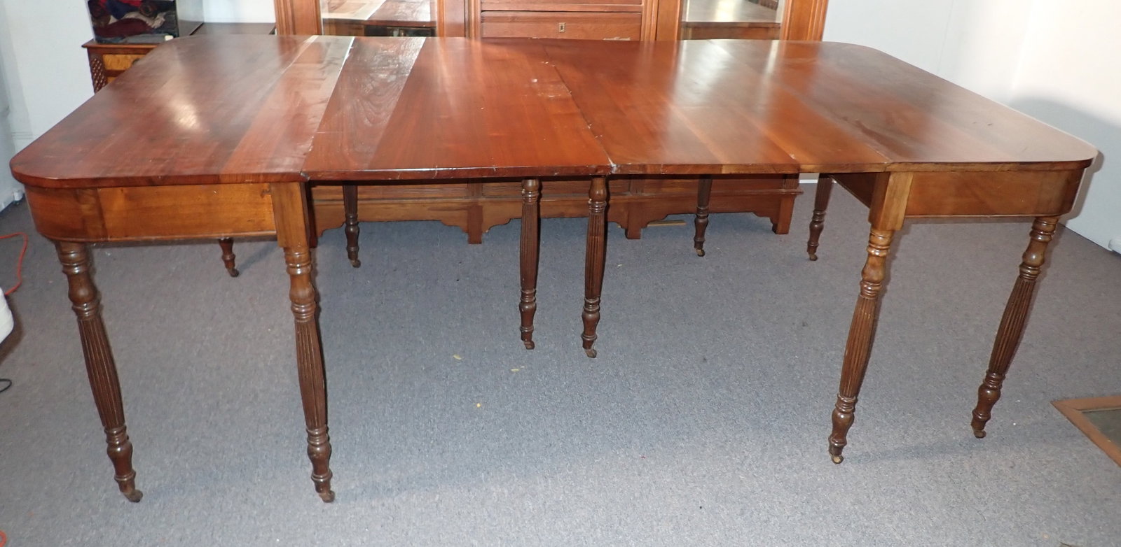 Banquet Table: Apprx 47 1/2" x 85" x 30" tall. Pick up AFTER 1pm only ! No shipping ! Bring proper help to remove.