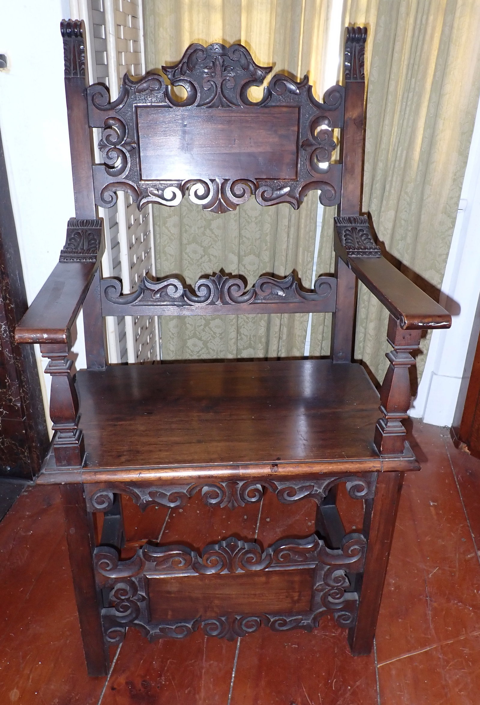 Carved Lodge Chair: Approx 25" wide, 20 1/2" to seat, 16 1/2" deep, 47" tall. NO SHIPPING !