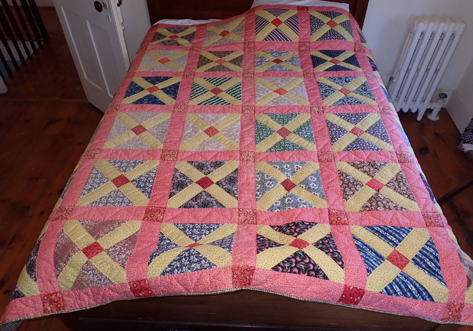 Antique Quilt: Approx 74" x 76"