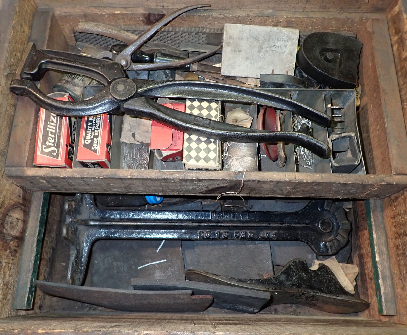 Shoe Cobblers Box Tools & Hardware (1 of 6)