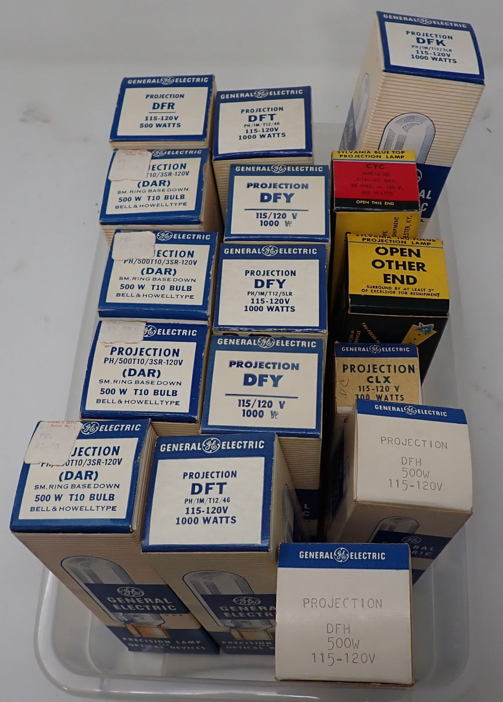 Projection / Projector Lightbulbs General Electric: Getting all pictured