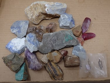 Rocks & Minerals incl Blacklight