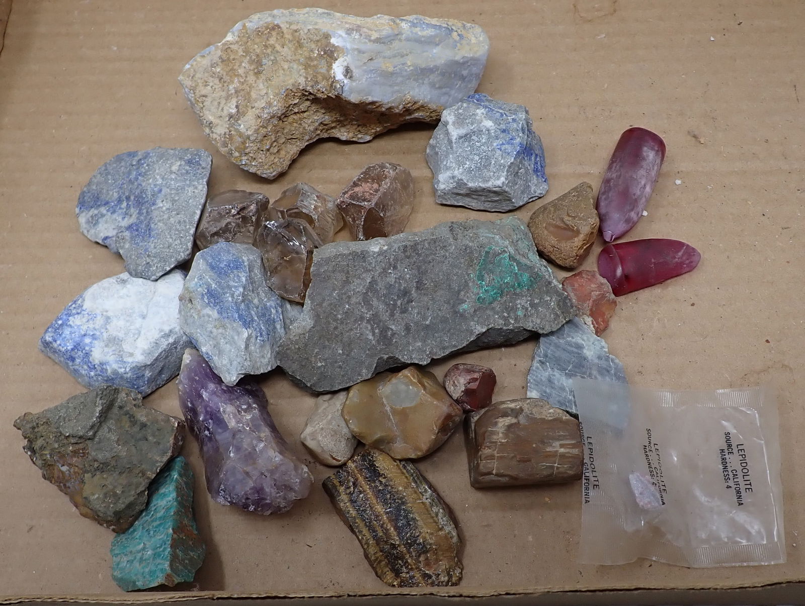 Rocks & Minerals incl Blacklight (1 of 2)