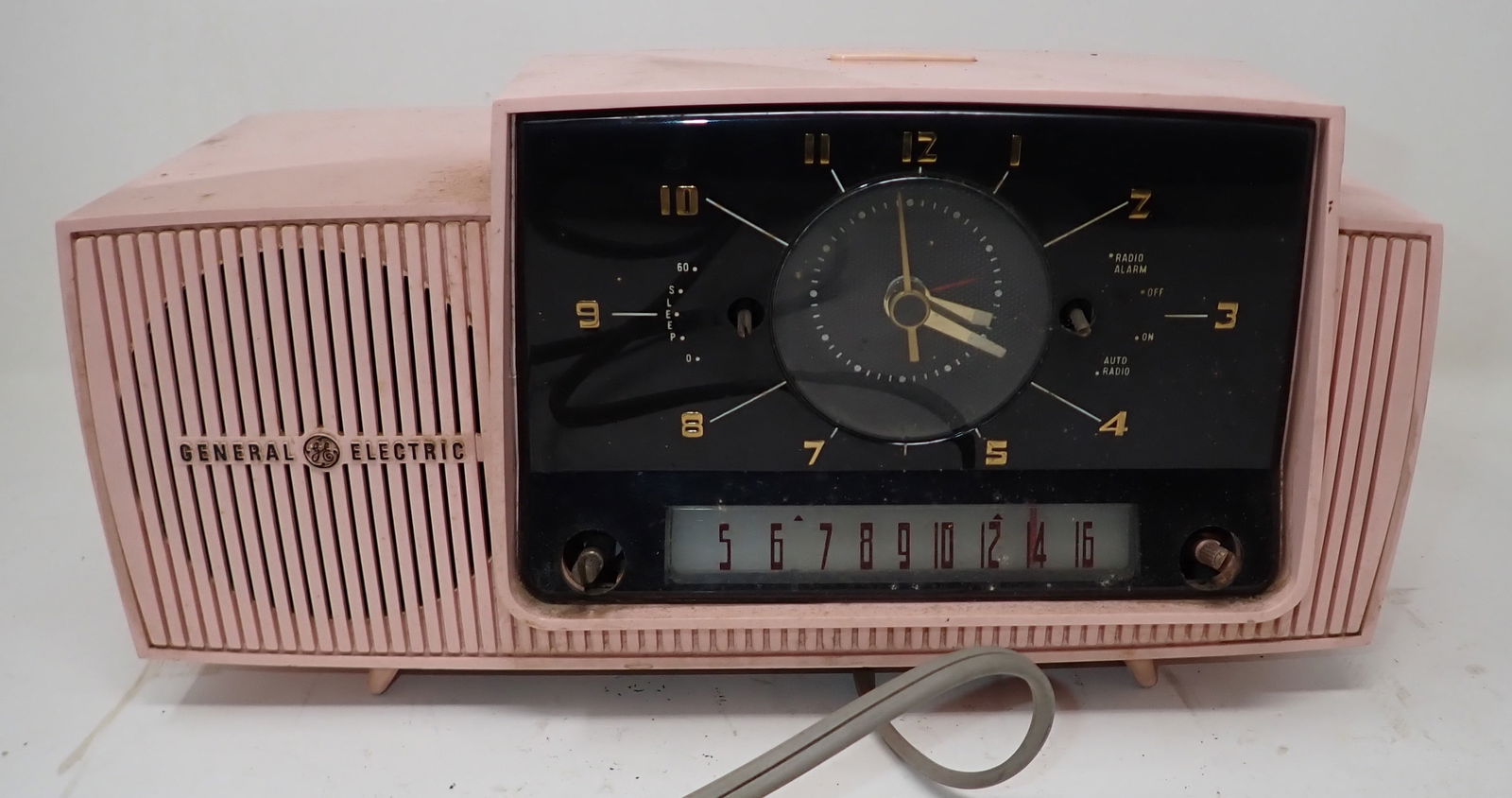 Pink General Electric Radio: Radio