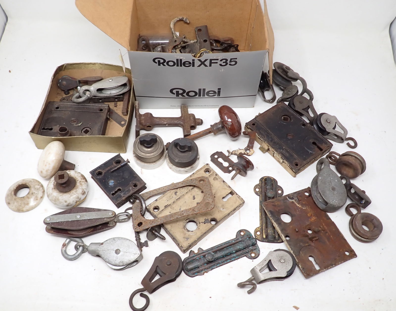 Door Knobs Latches Pulleys Hardware (1 of 8)