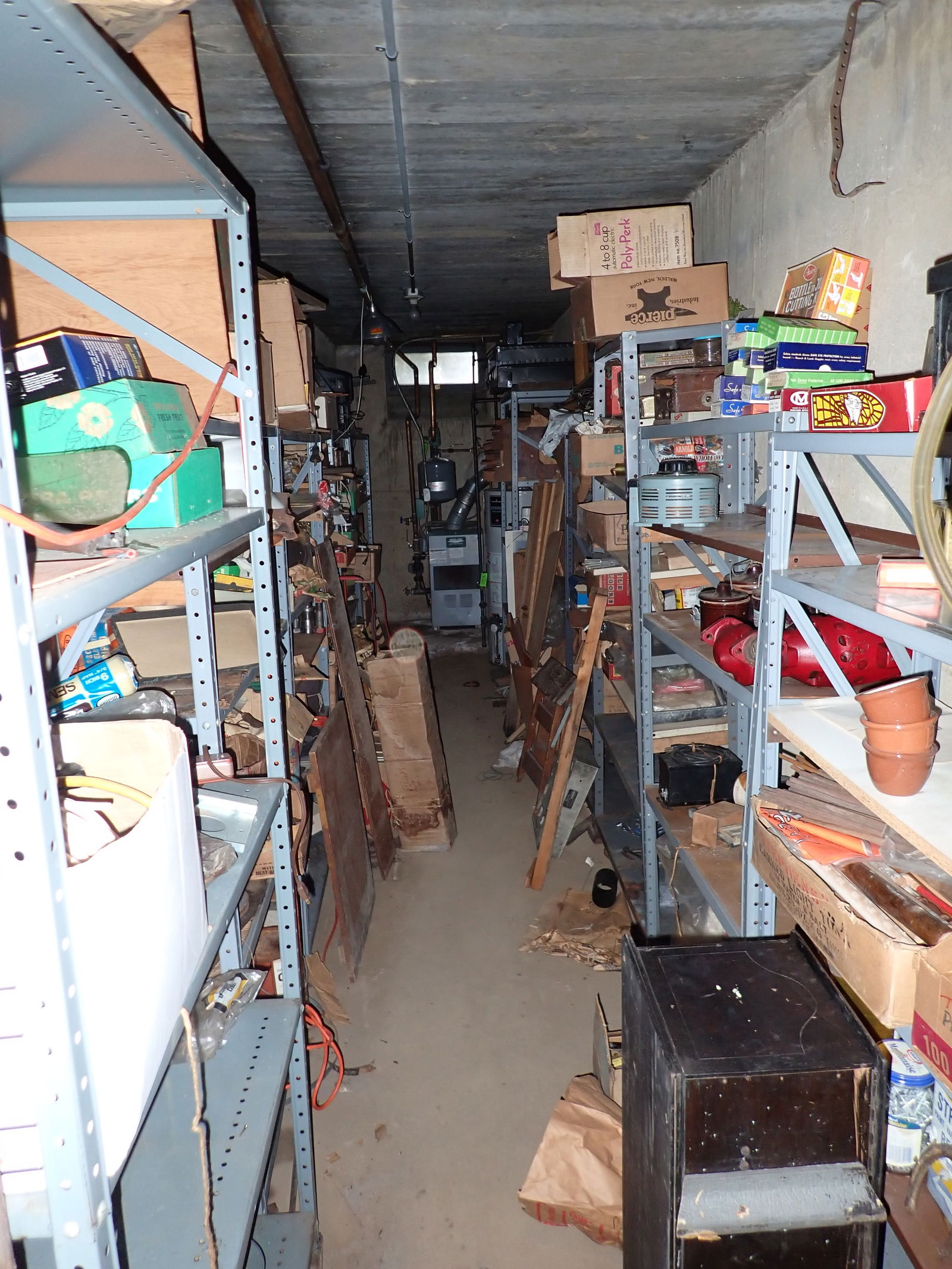 11 Shelving Units & Contents (1 of 20)