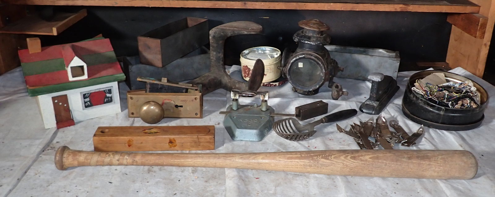 Brass Door Knobs Ford Victor Lamp & Misc (1 of 14)