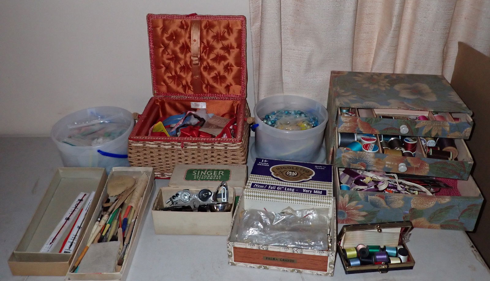 Singer Buttonhole Attachement Misc Sewing (1 of 10)