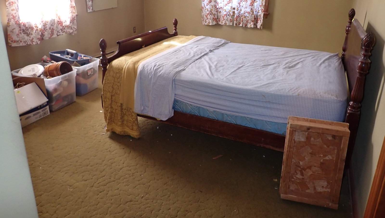 Room Contents: Take what you want and leave the rest. NO SHIPPING