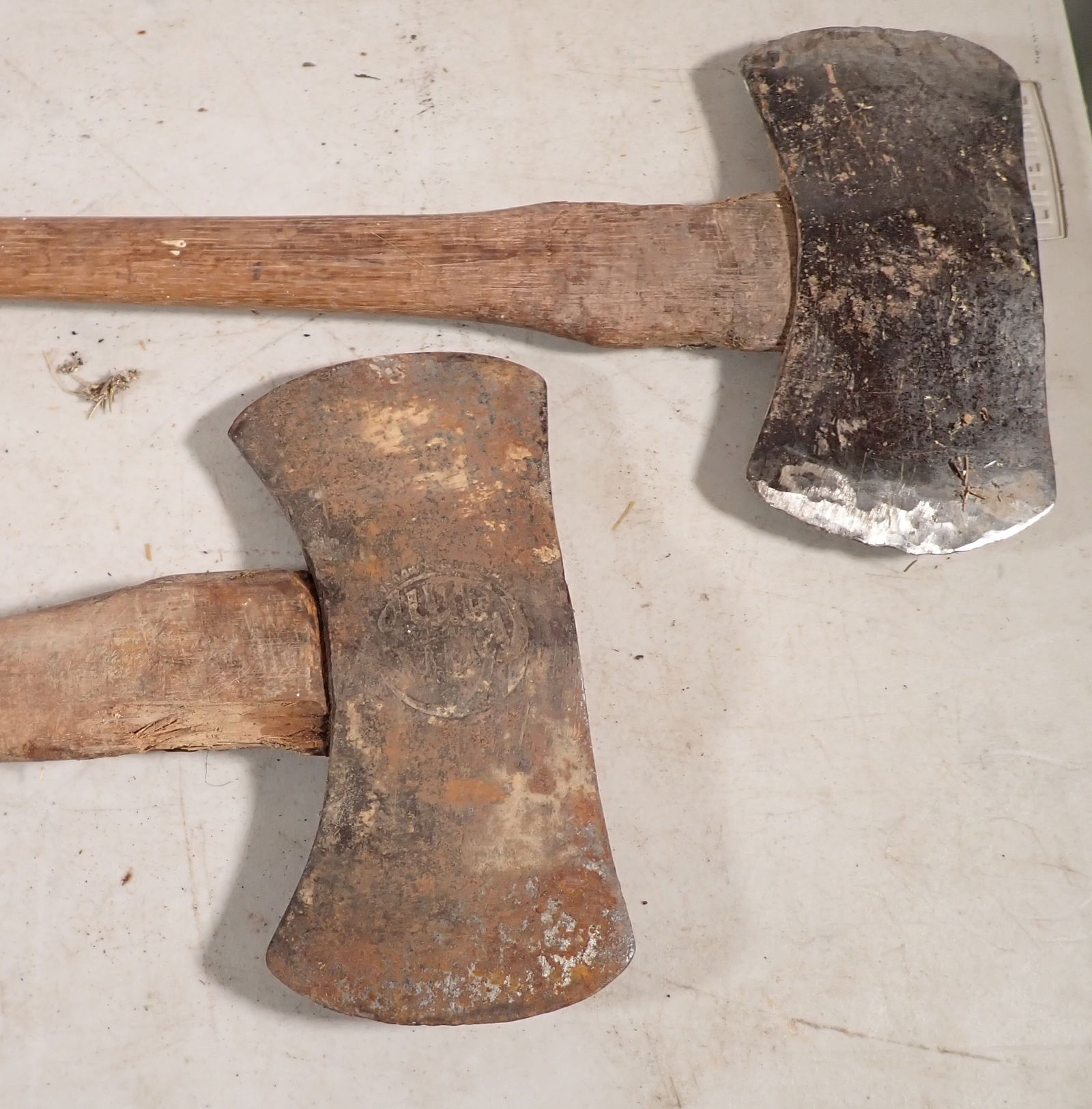 Axes incl Van Camp (1 of 4)