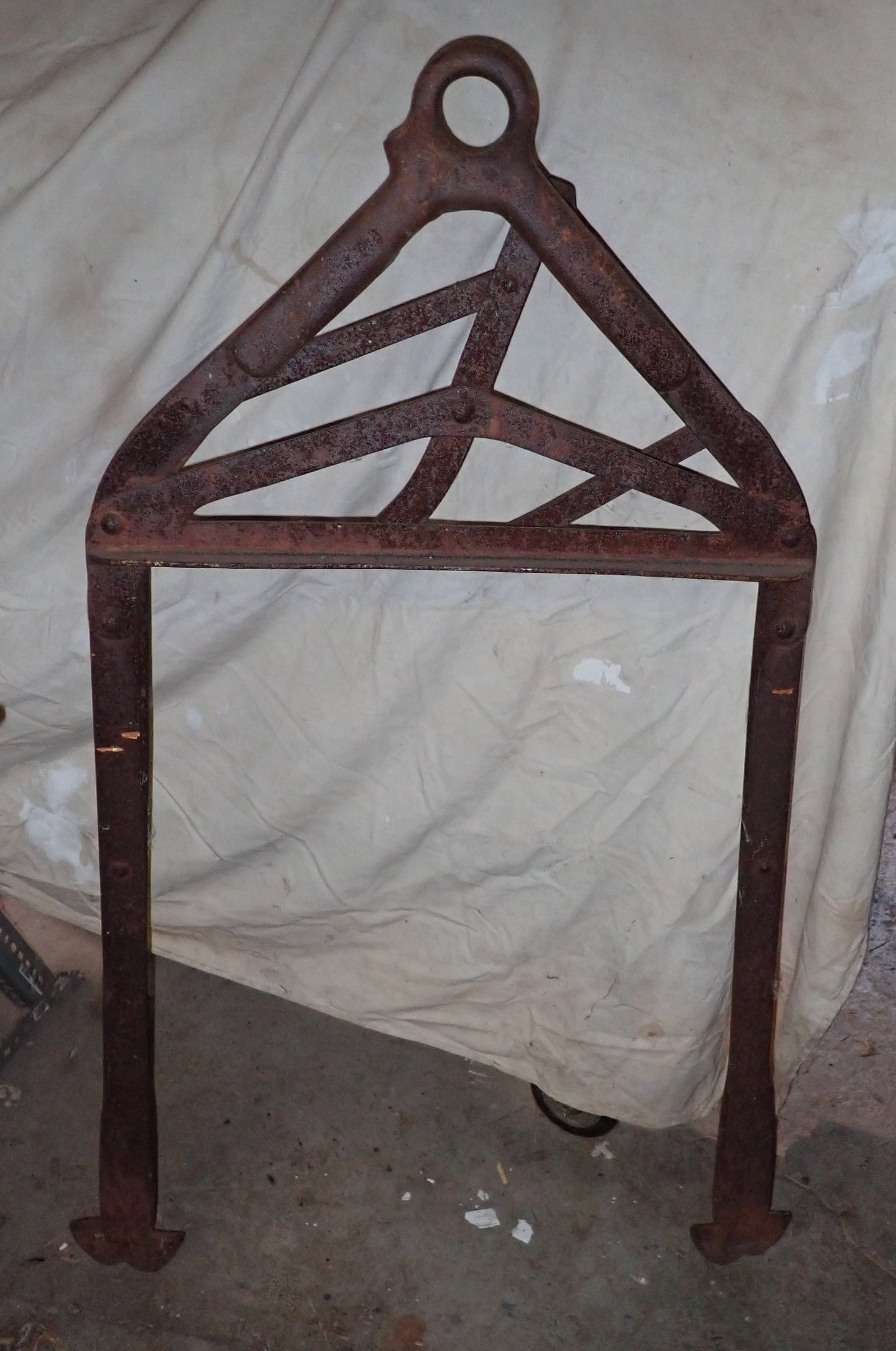 Hay Trolley Harpoon (1 of 3)