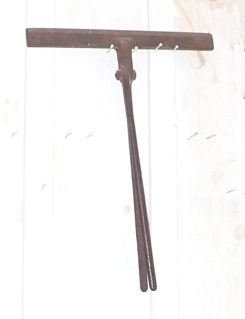 Blacksmith Tongs: Apprx 17 1/2" x 23 1/2".