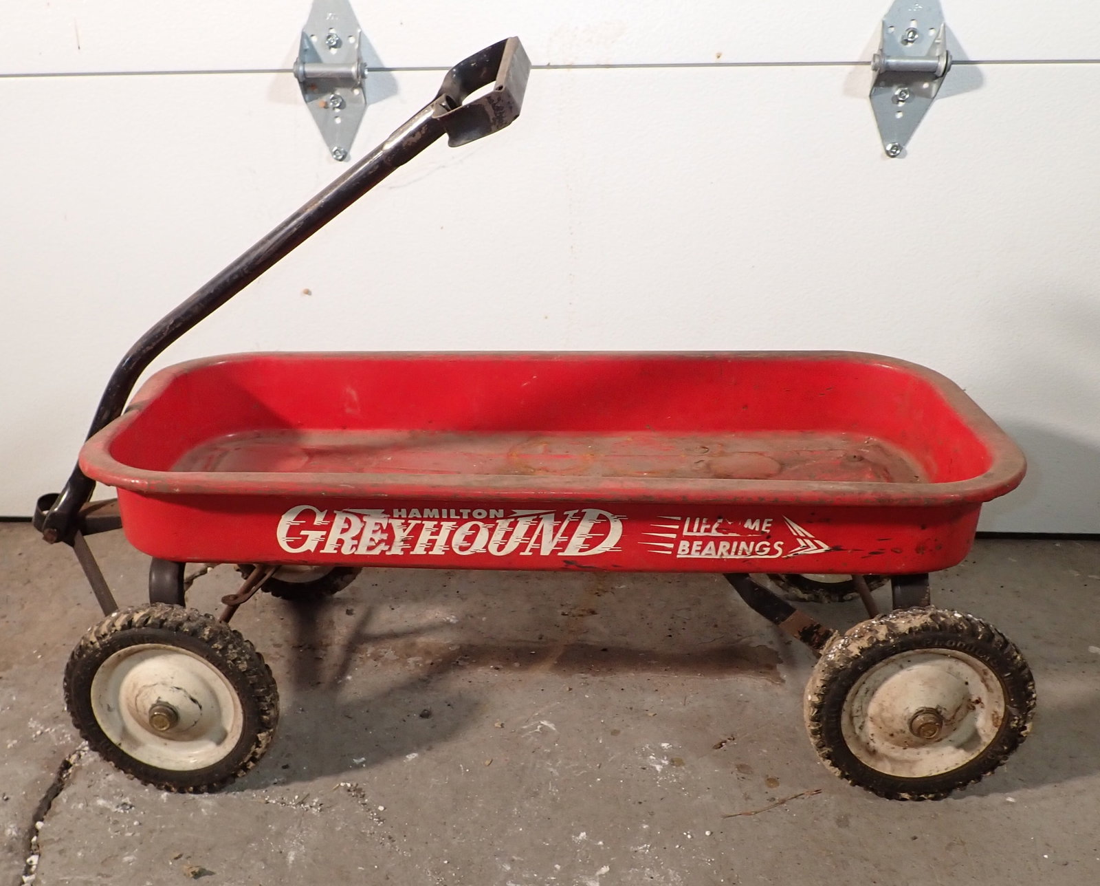 Hamilton Greyhound Wagon (1 of 2)