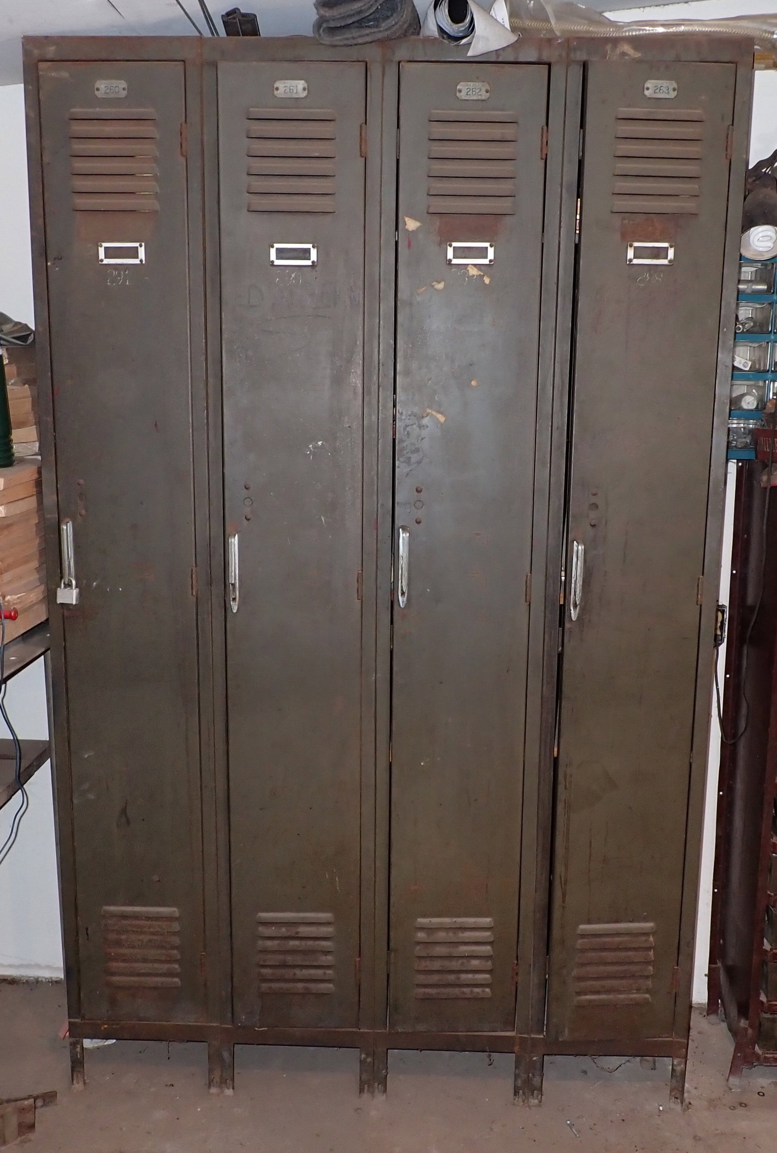 Lockers & Contents (1 of 3)