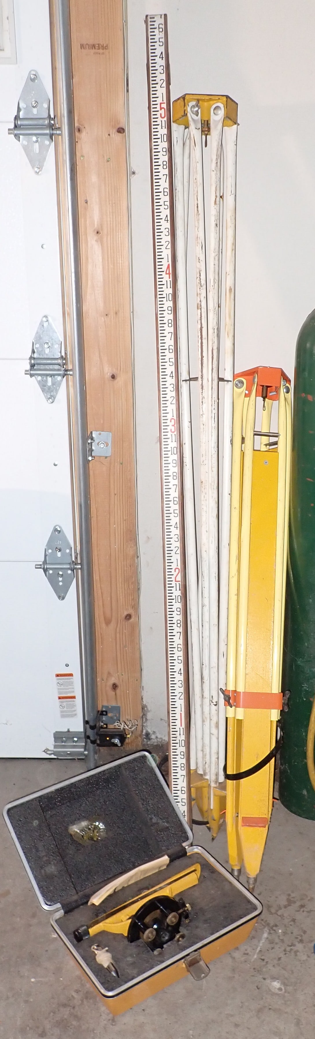 Berger Dump Level 2 Sets of Legs & Rod (1 of 3)