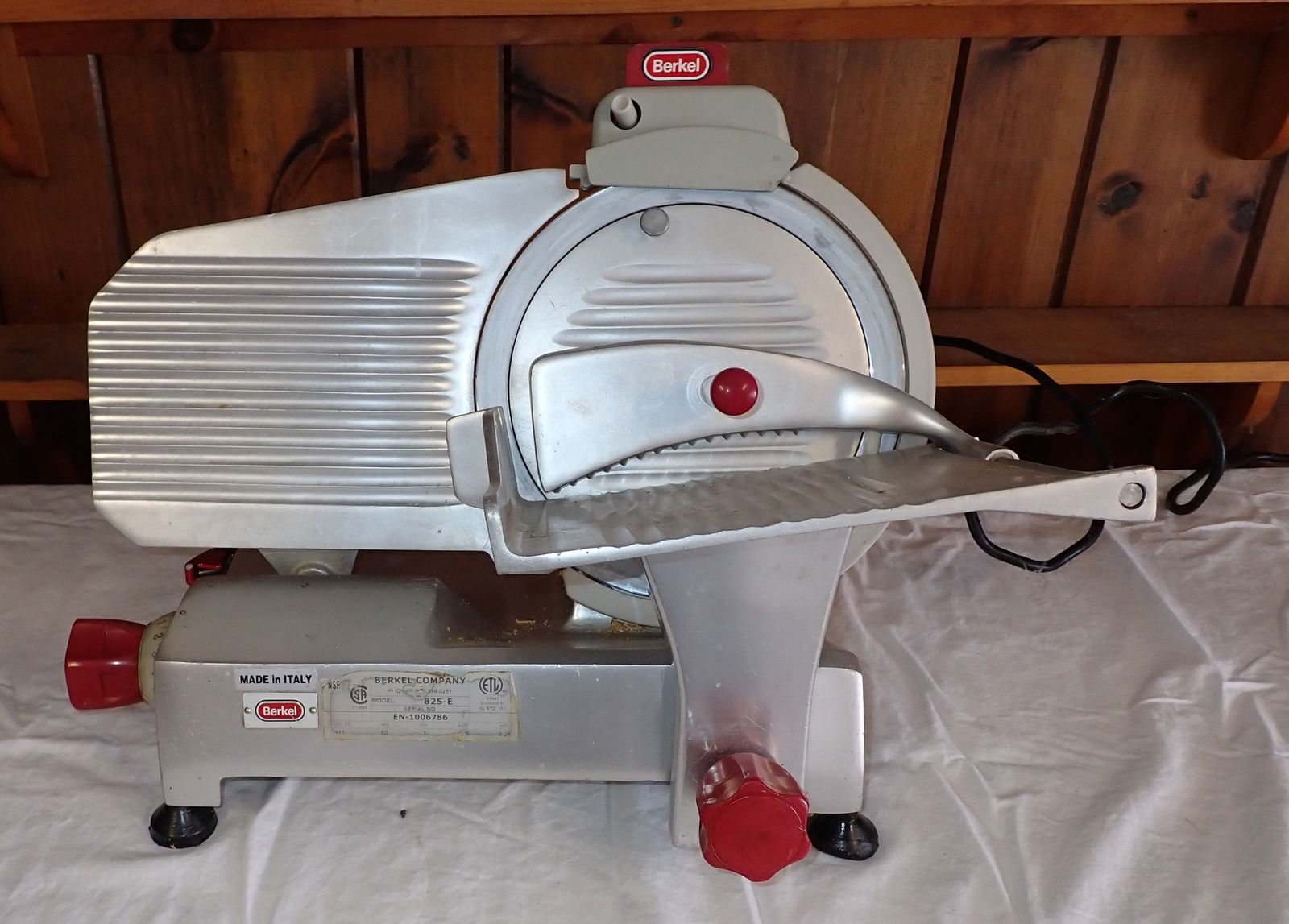 Berkel 825-E Meat Slicer (1 of 3)
