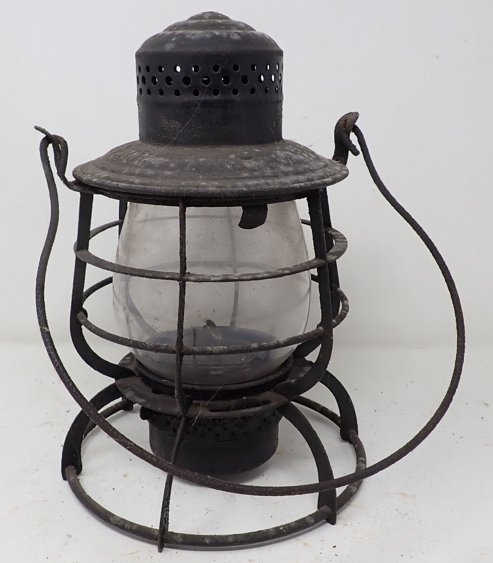 Lehigh Valley Railroad Armspear Lantern (1 of 5)
