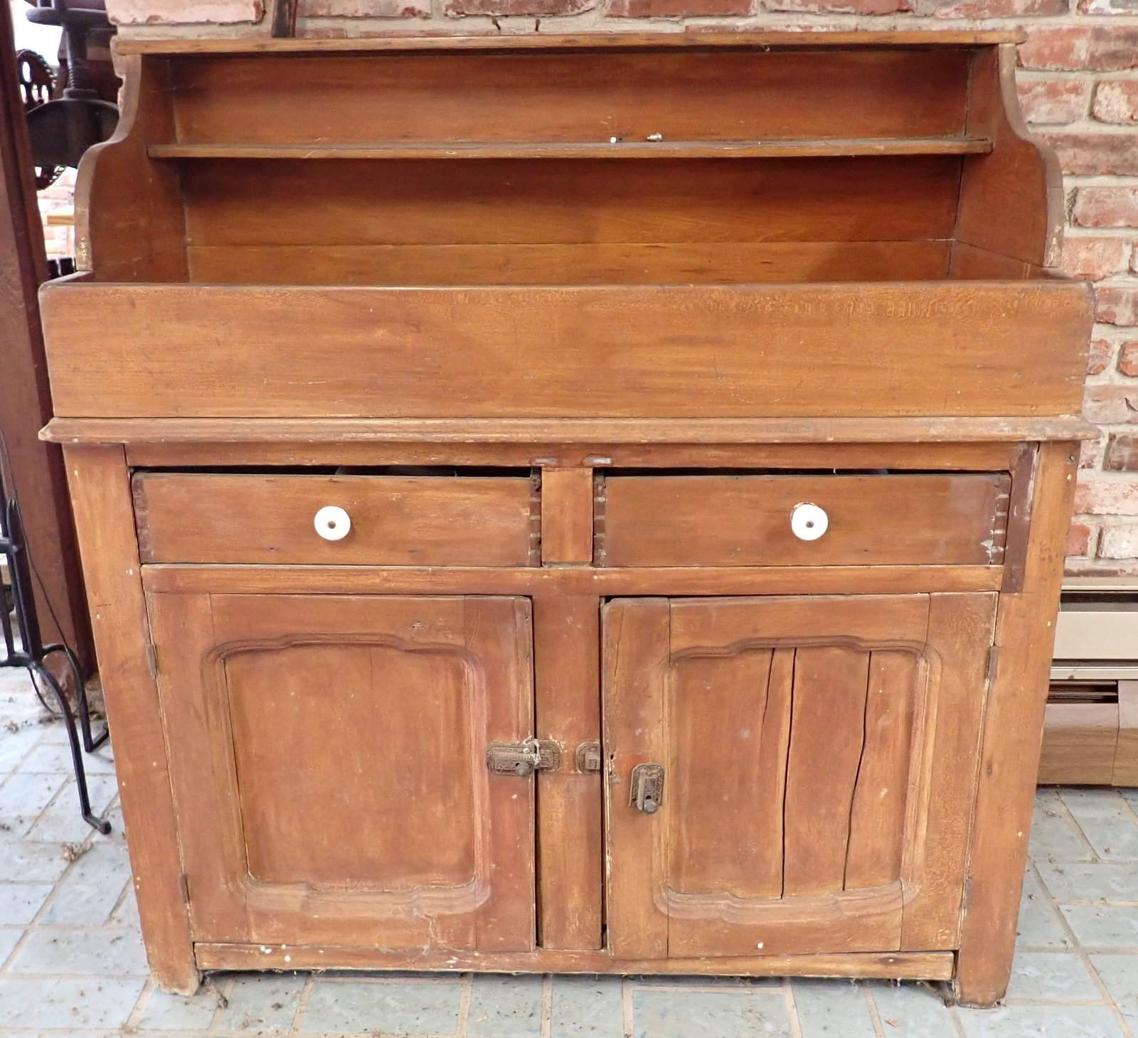 Dry Sink: Apprx 19 1/4" x 43 1/2" x 45" tall. No shipping ! Bring help to remove !
