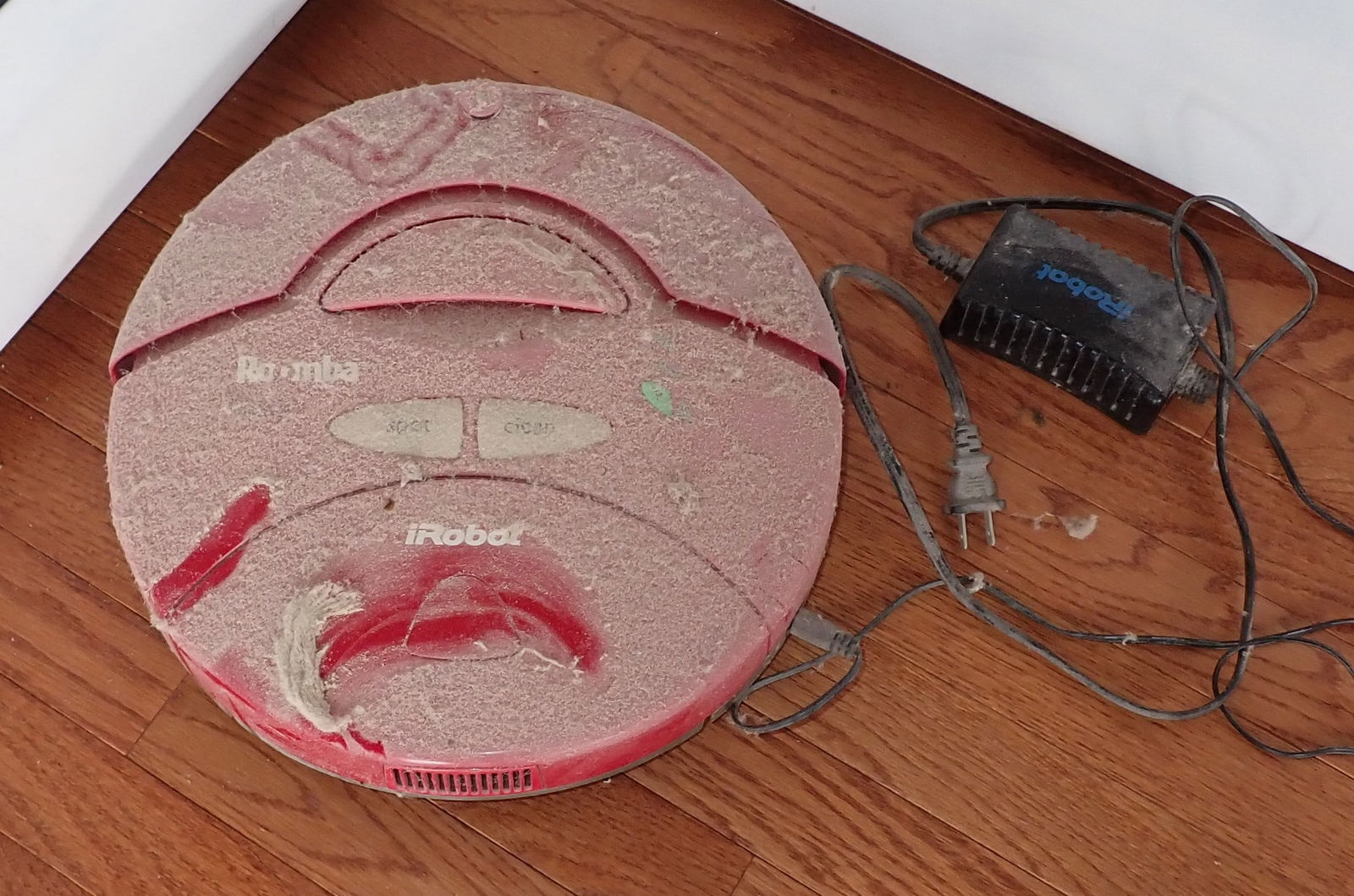 Roomba iRobot Vacuum (1 of 1)