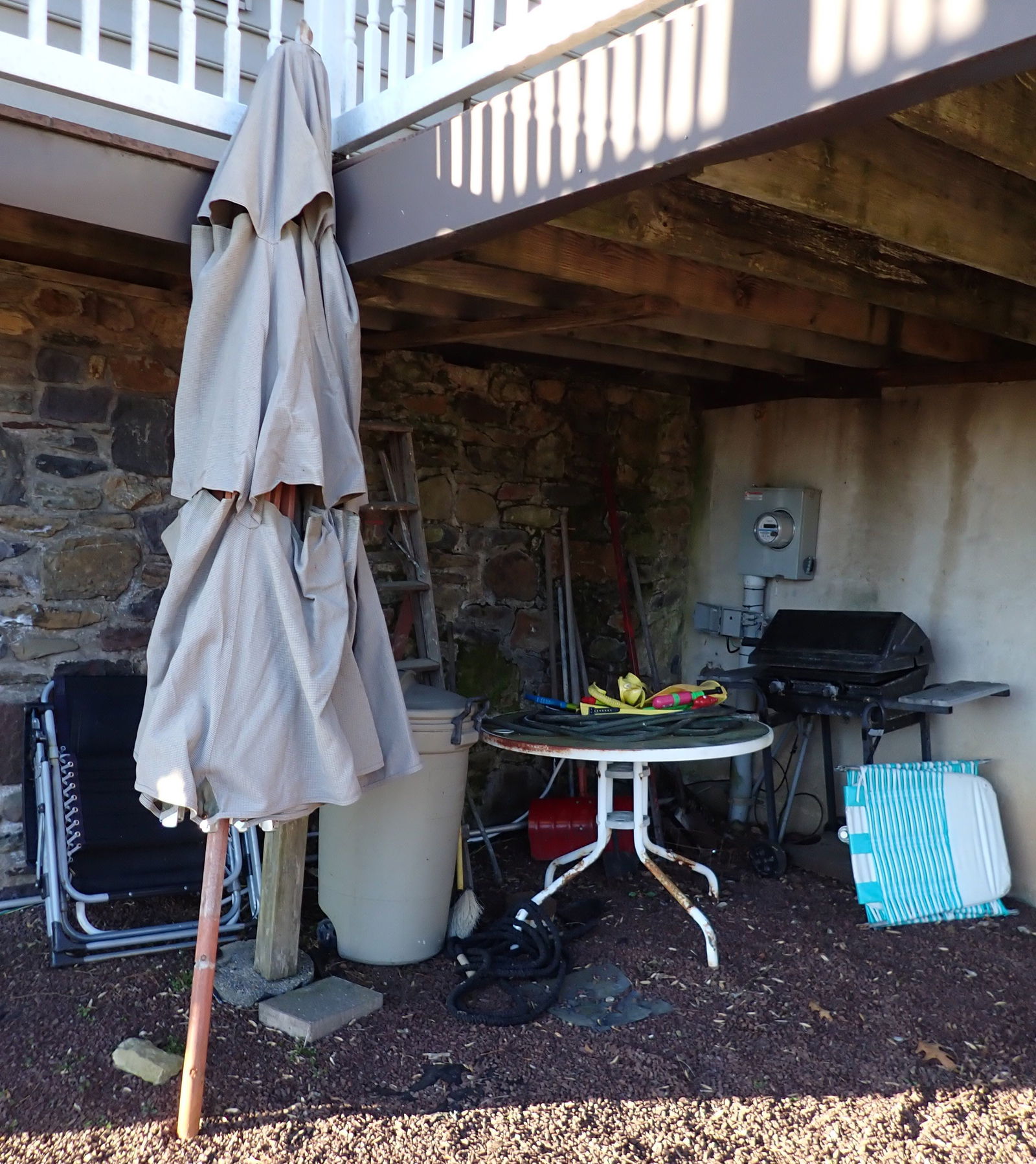 Umbrella Trash Can & Misc (1 of 6)