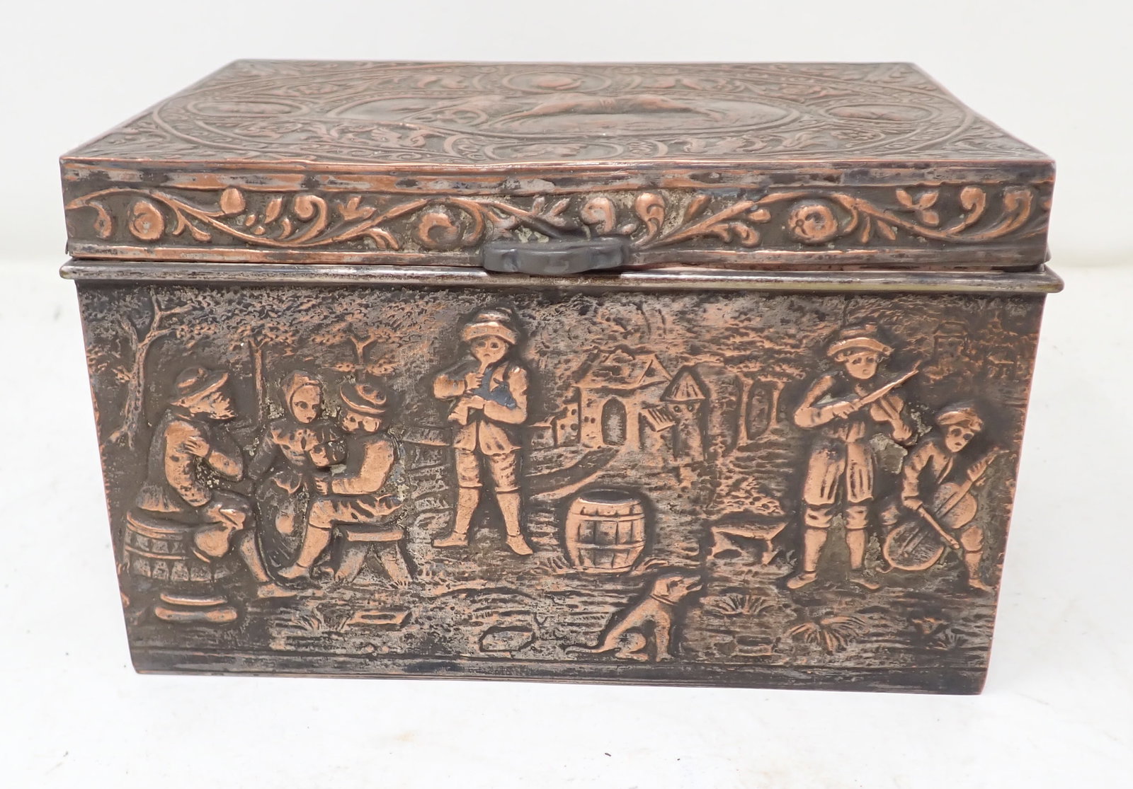 Roman Trinket / Tobacco Box: Approx 4 1/2" x 6" x 3 1/2" tall.
