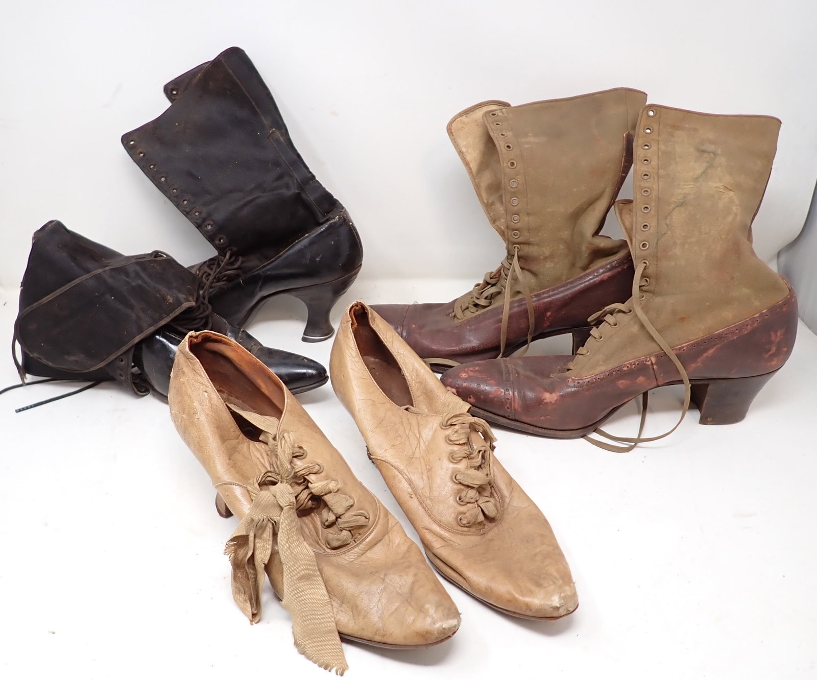 Early Ladies Shoes: Getting all pictured