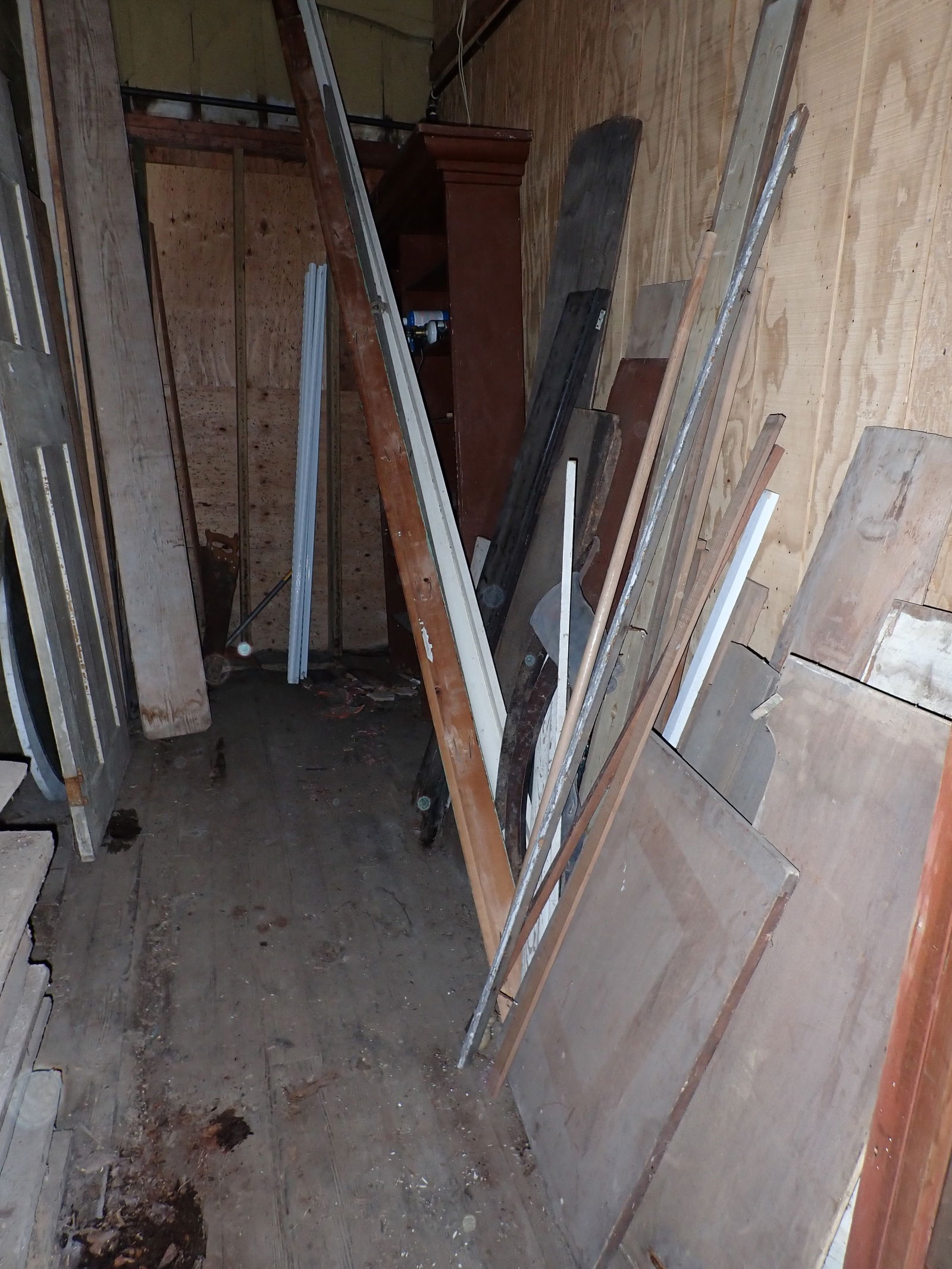 Scrap Wood Lumber Shelf Moulding (1 of 8)