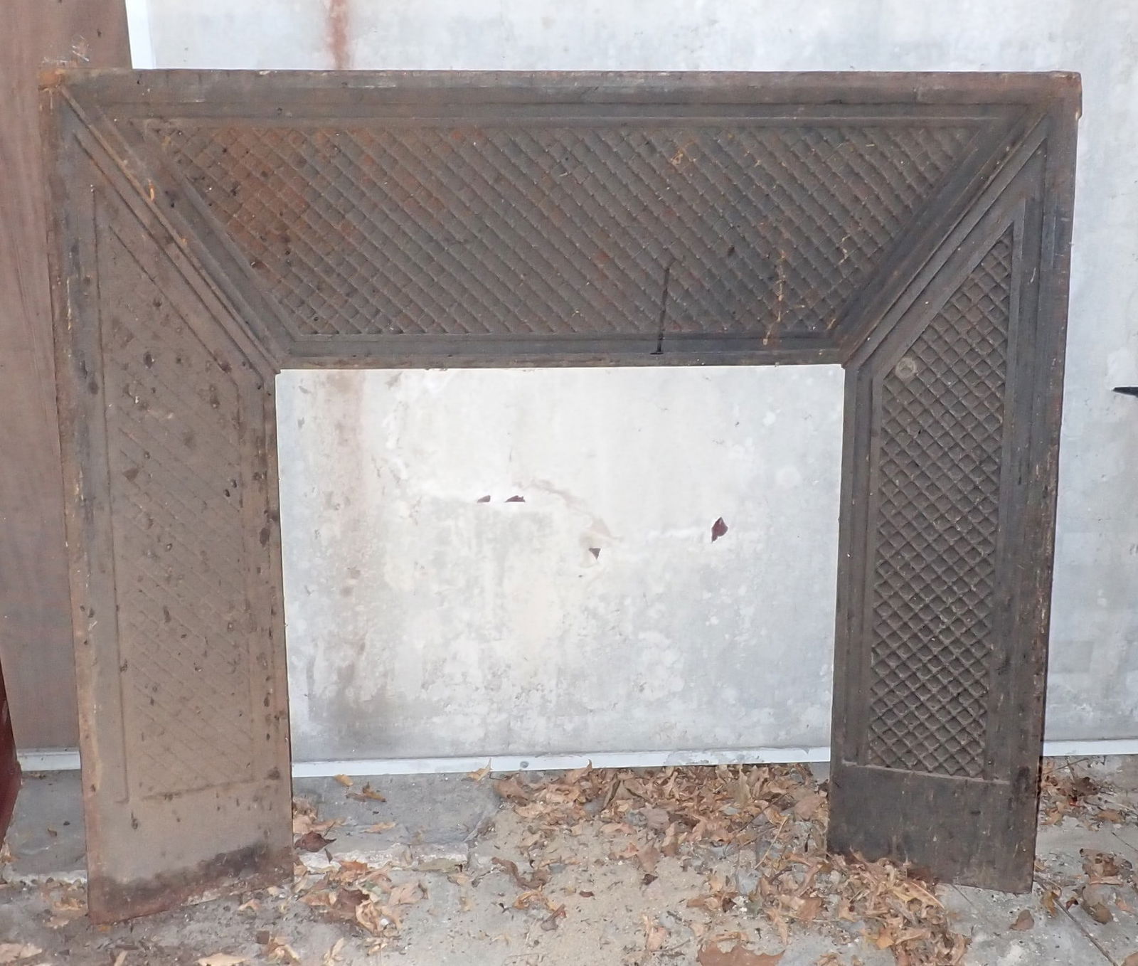 Cast Iron Fireplace Surround (1 of 3)