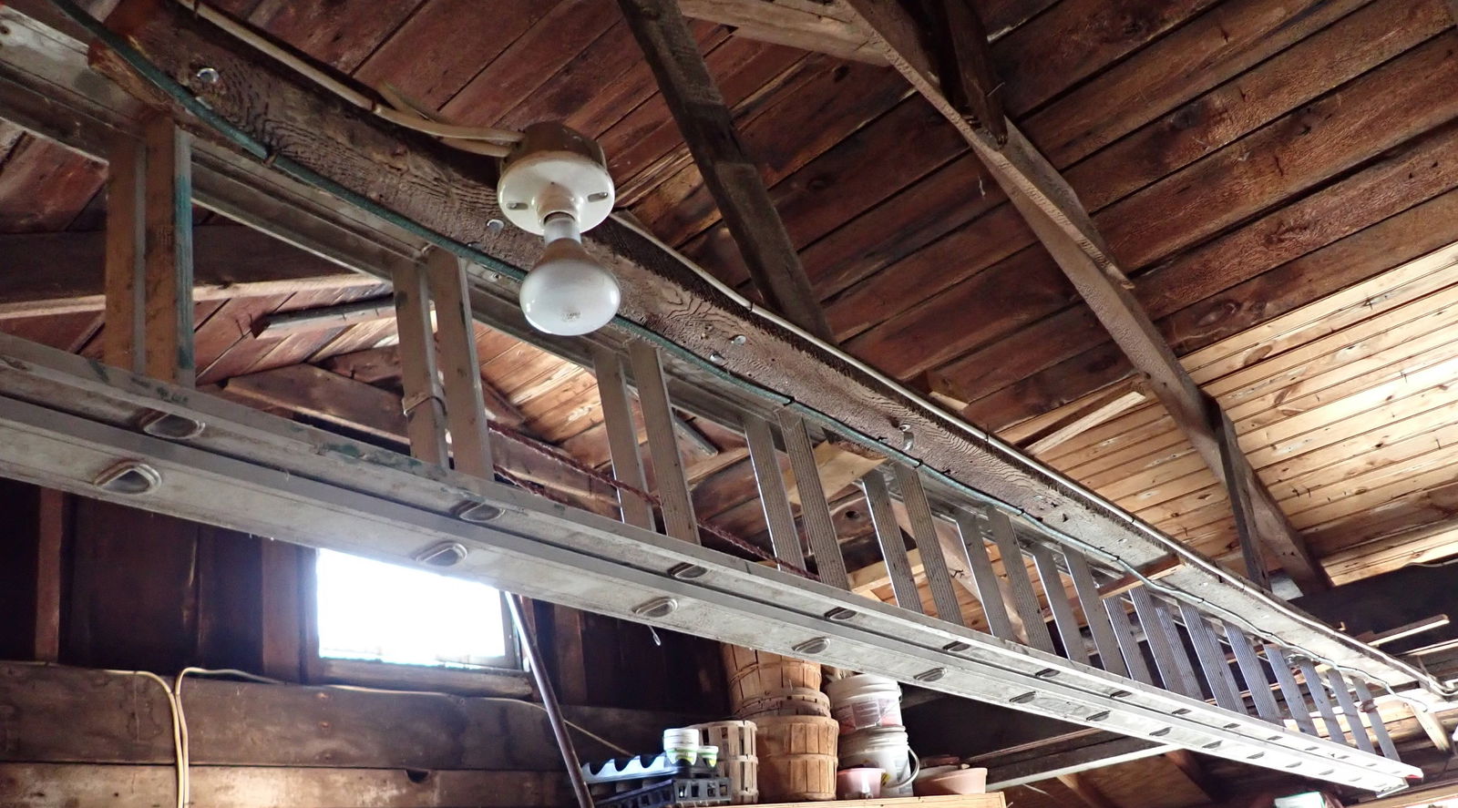 28' Werner Aluminum Extension Ladder (1 of 3)