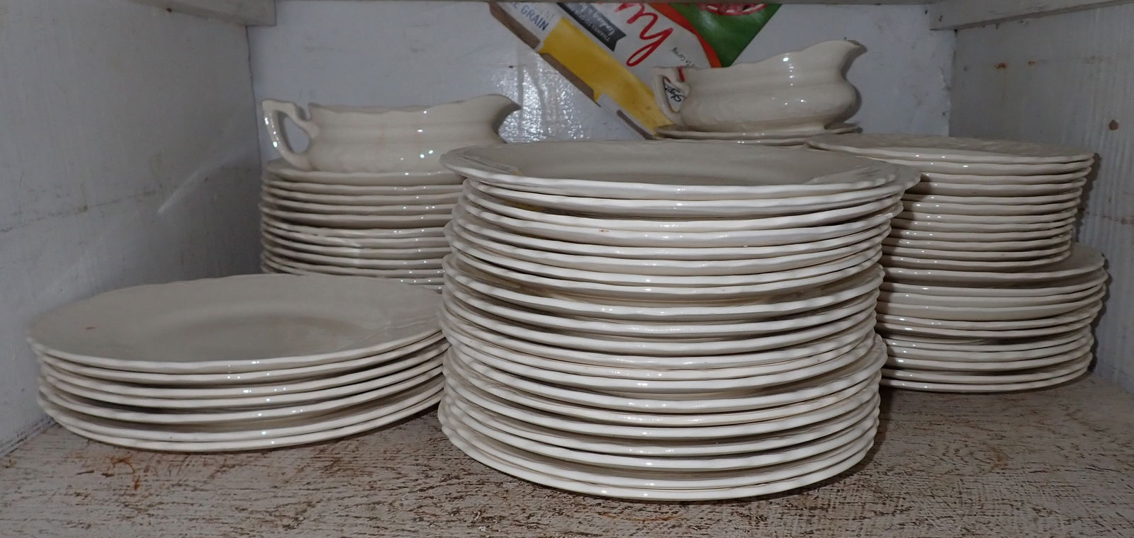Dinnerware: No shipping !