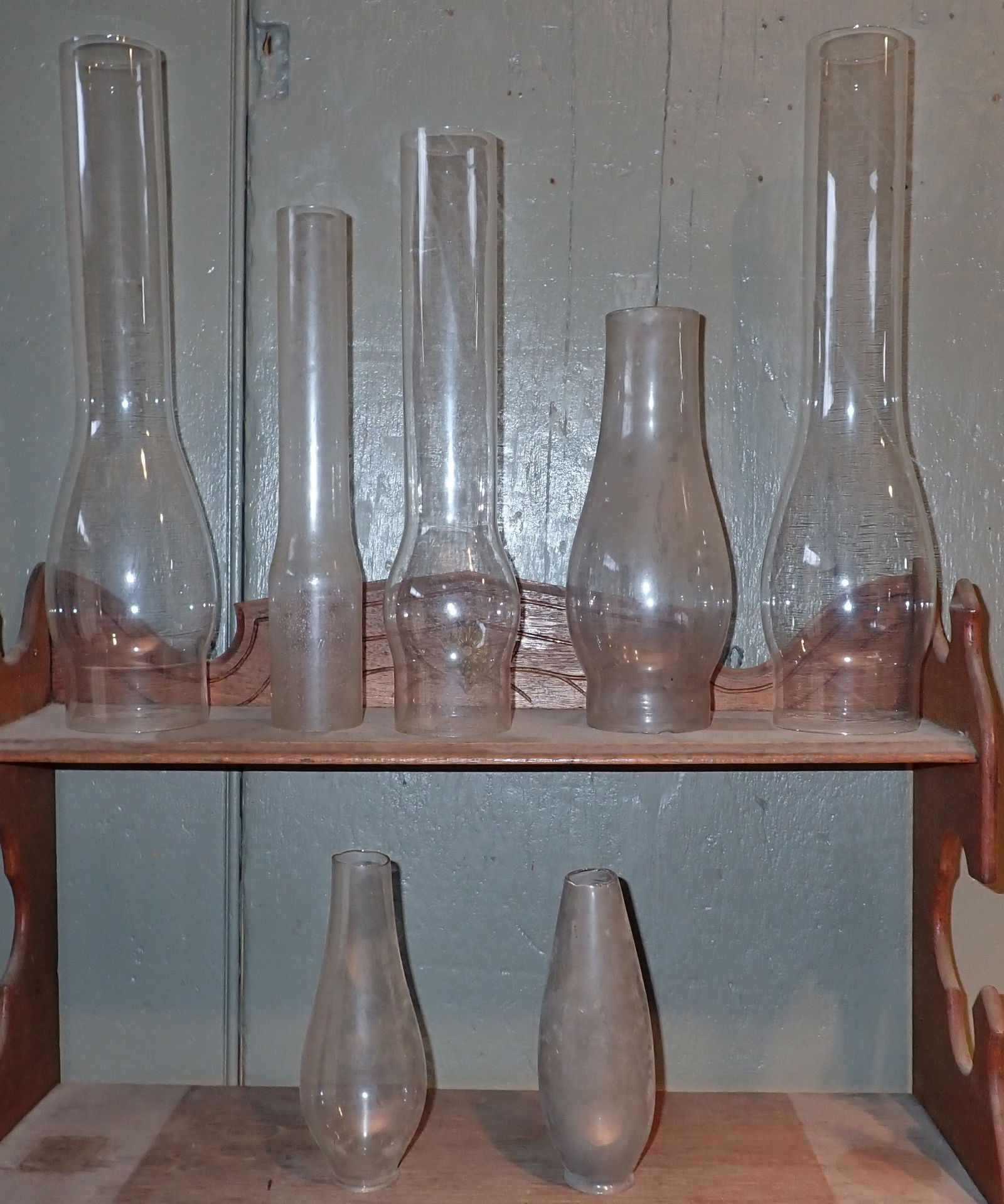 7 Oil Lamp Chimneys (1 of 3)