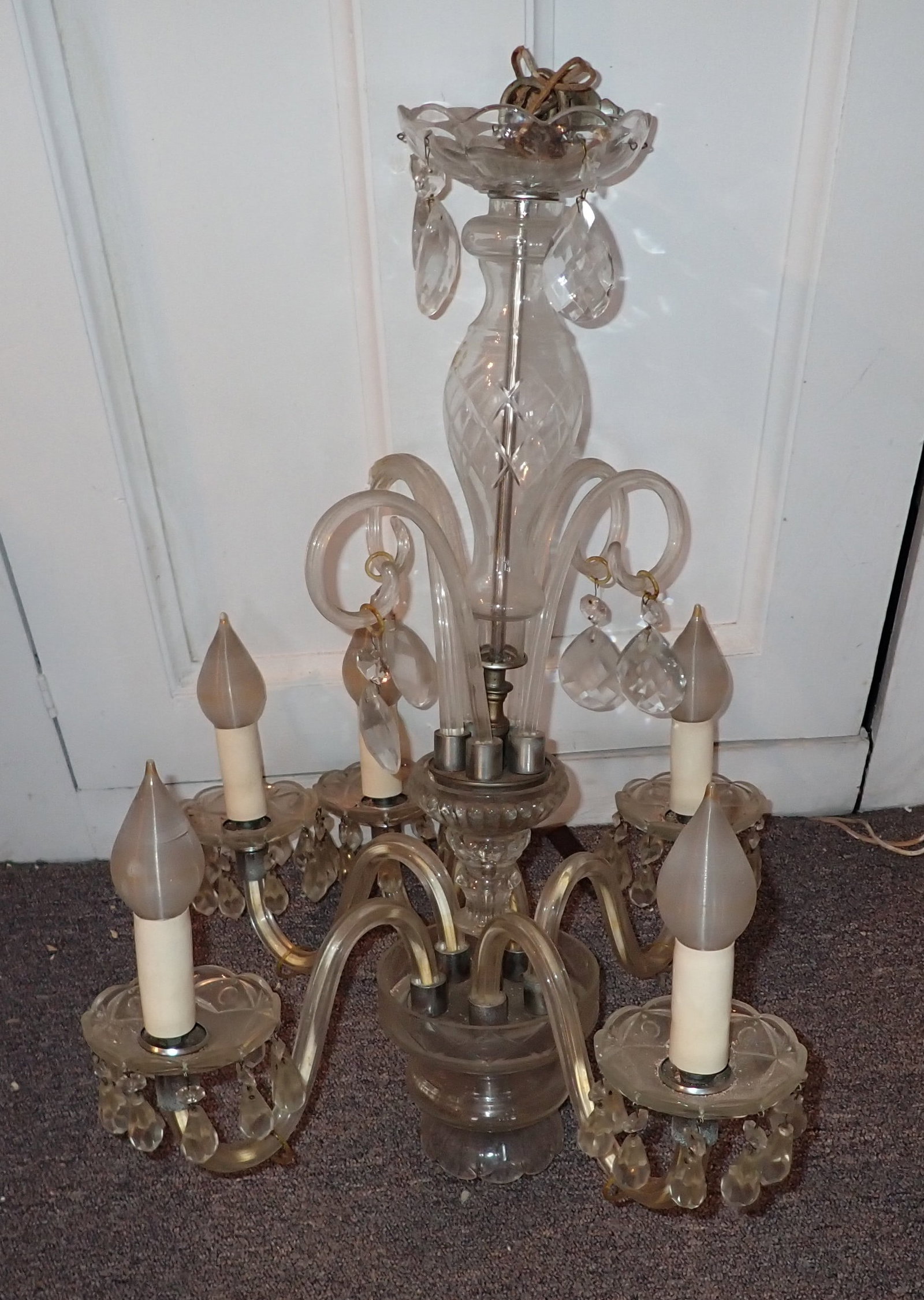 5 Arm Chandelier: Approx 25" tall. No shipping ! We do not guarantee it is complete.