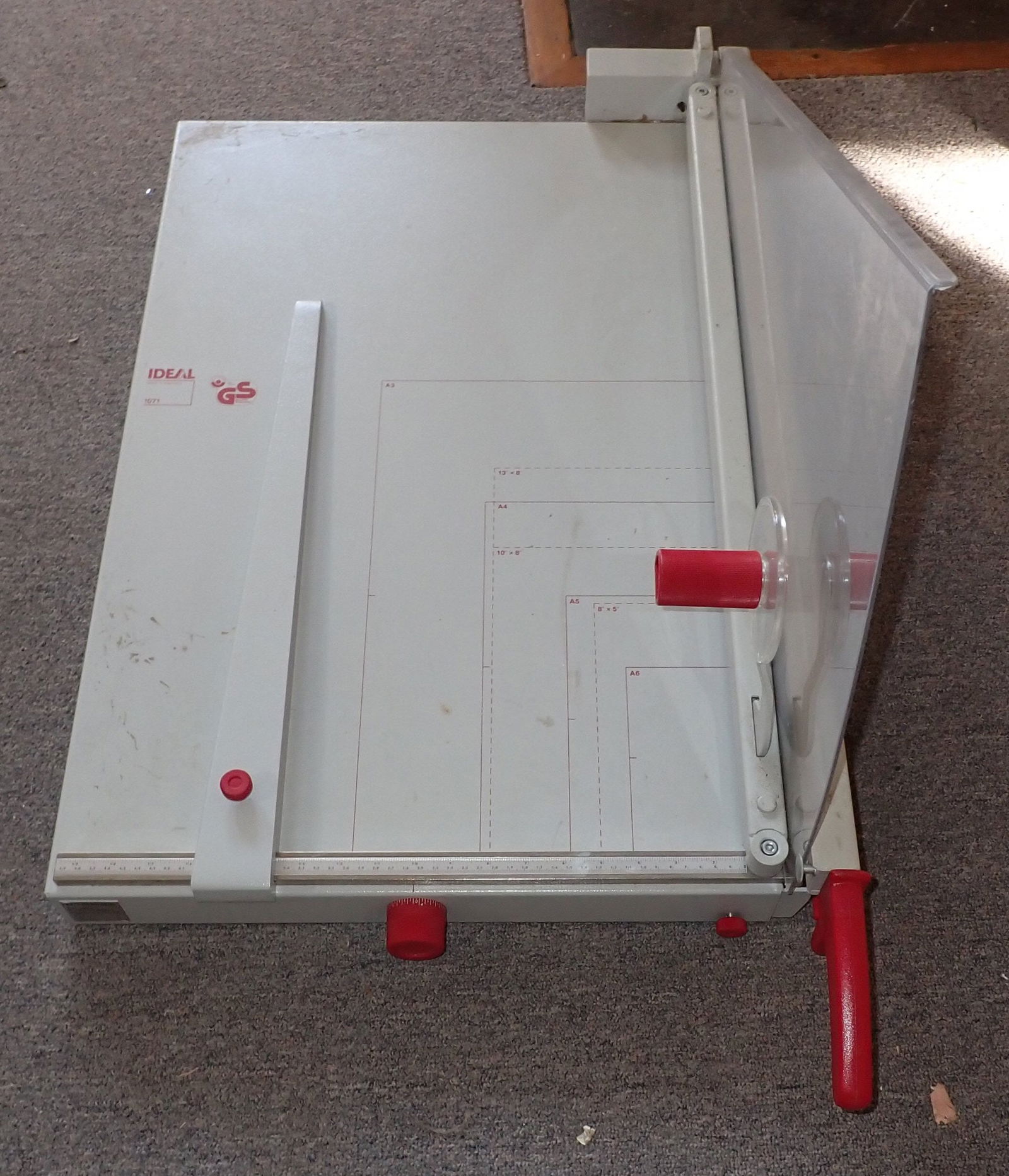 Ideal 1071 Paper Cutter / Trimmer (1 of 4)