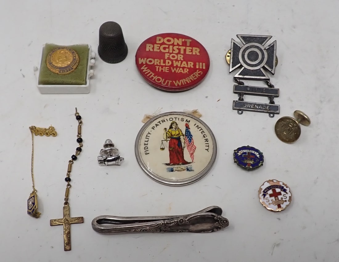 Pins Cufflink Charms Tokens Coins (1 of 12)