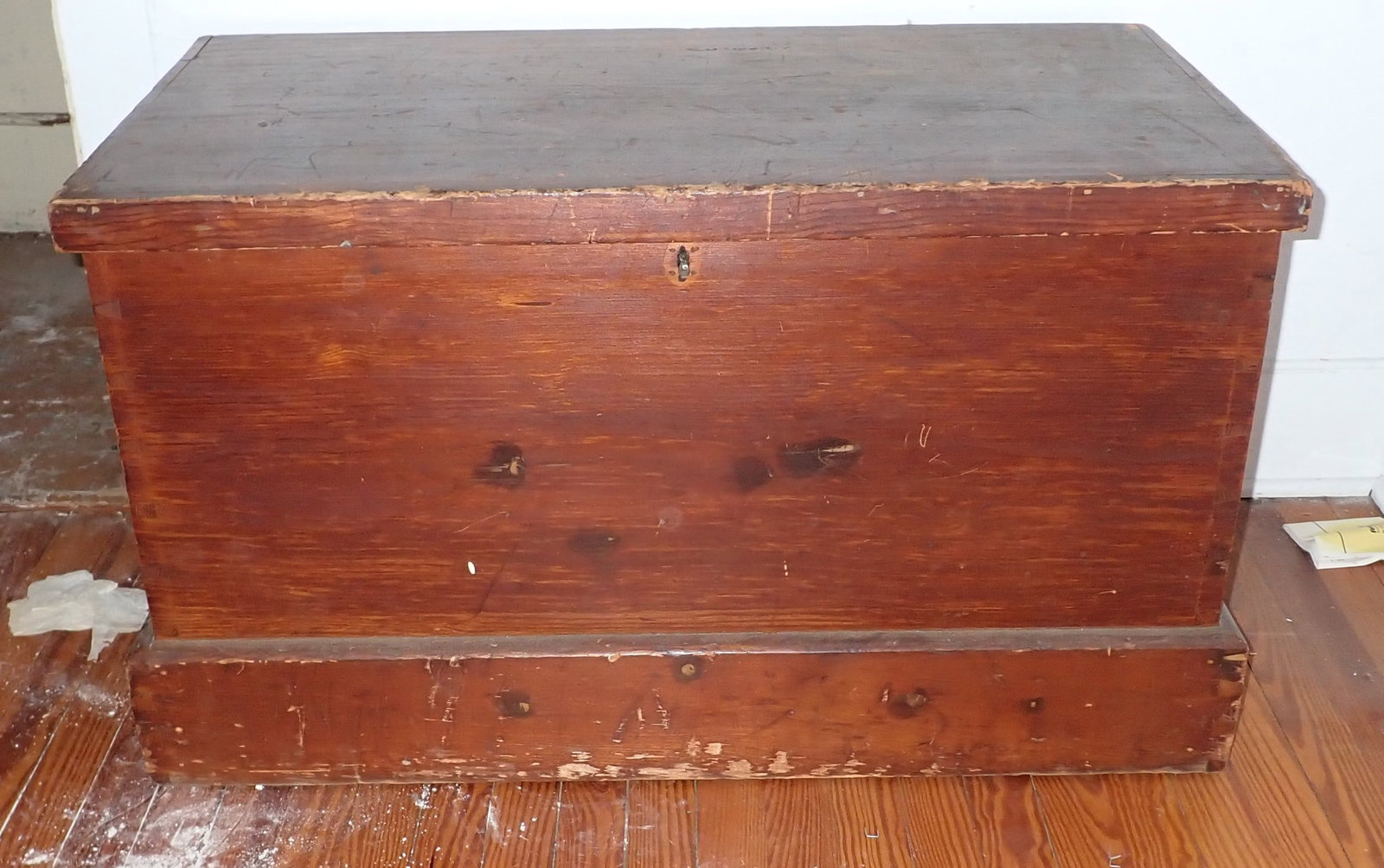 Blanket Chest: Apprx 20 1/2" x 37 1/2" x 21 1/2" tall. No shipping ! Bring proper help to remove from second floor.