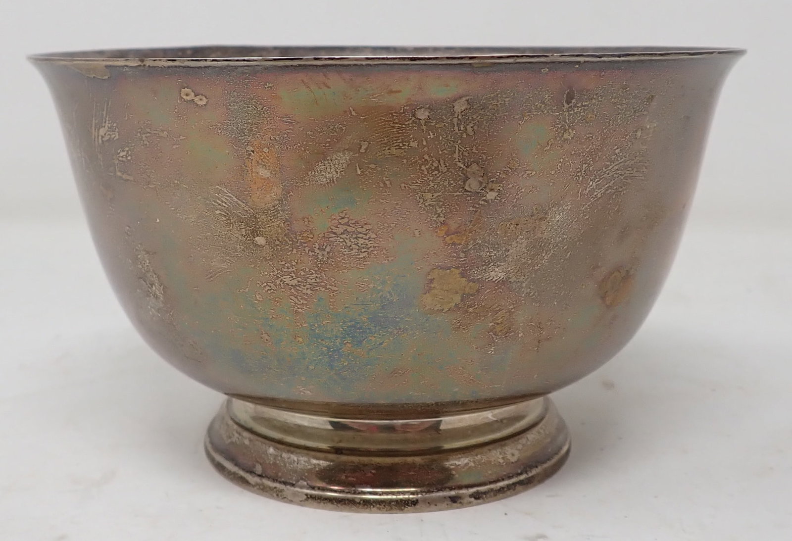 Paul Revere Sterling Silver D258 Bowl: Apprx 235 grams , 5" in diameter and 3" tall.